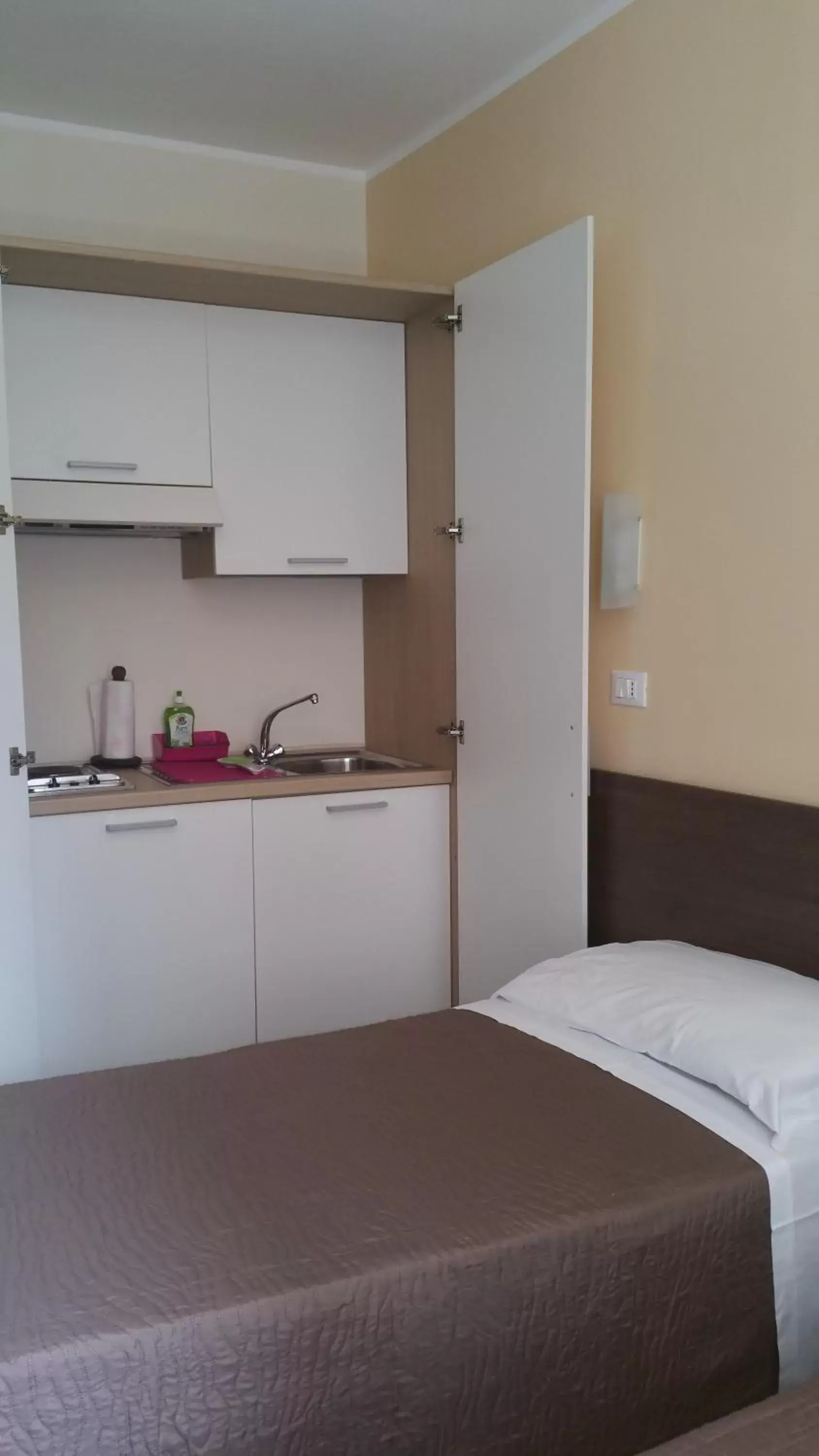 Quadruple Room with Kitchenette - single occupancy in Hotel Tommaseo Quadruple Room with Kitchenette - single occupancy in Hotel Tommaseo