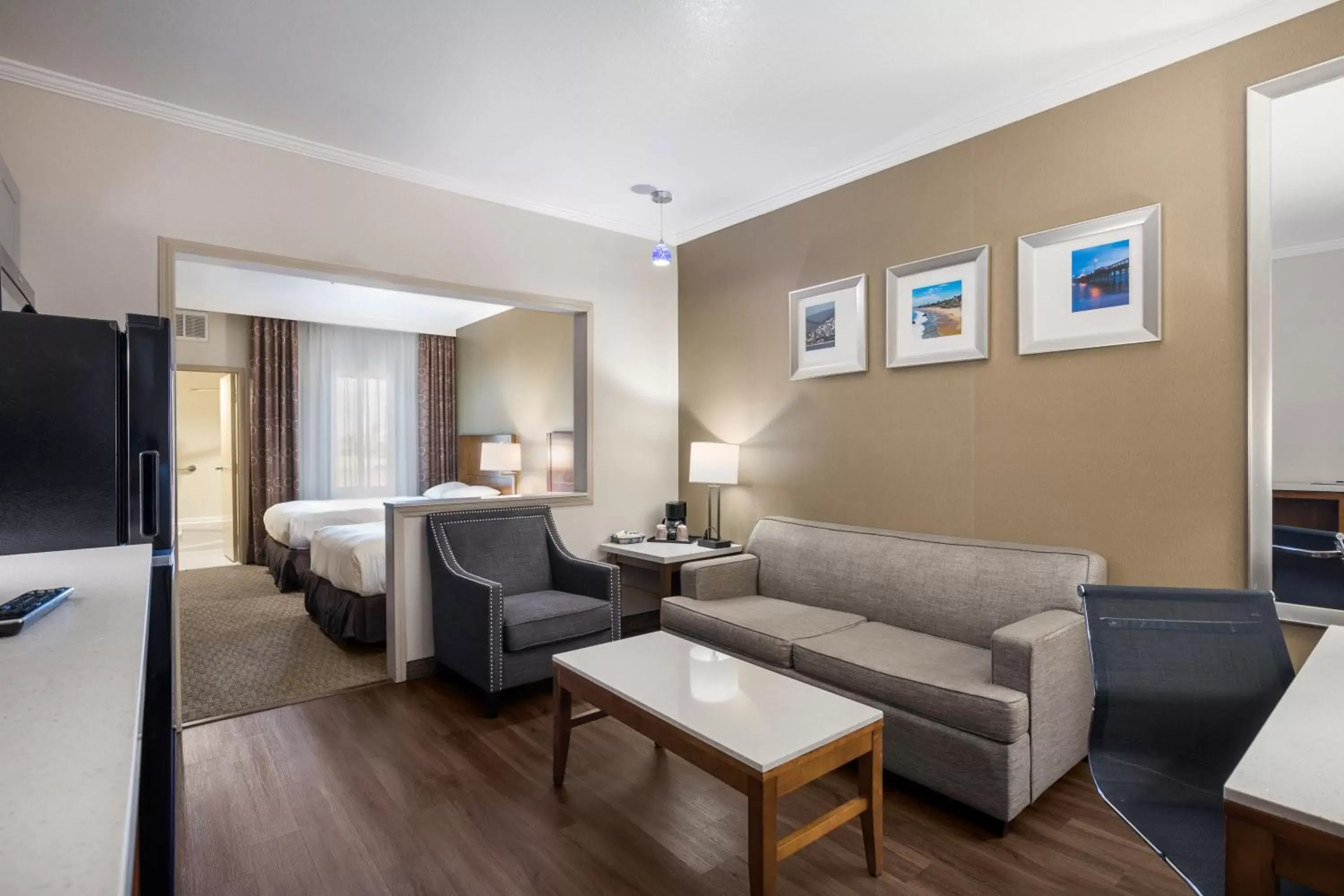 Studio Suite with Two Double Beds and Balcony - Non-Smoking in MainStay Suites Orange County John Wayne Airport Studio Suite with Two Double Beds and Balcony - Non-Smoking in MainStay Suites Orange County John Wayne Airport