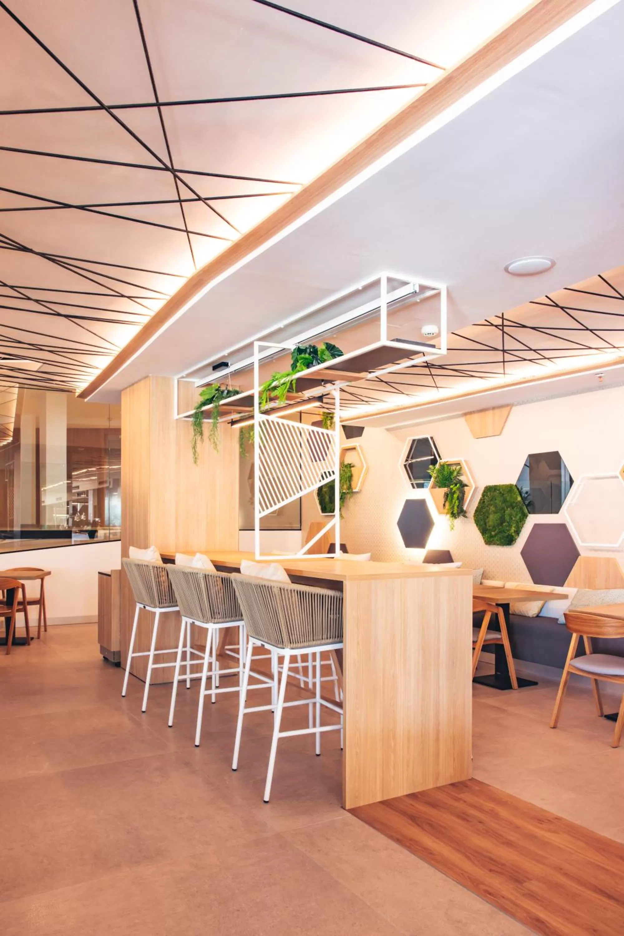 Restaurant/places to eat in MYND Adeje