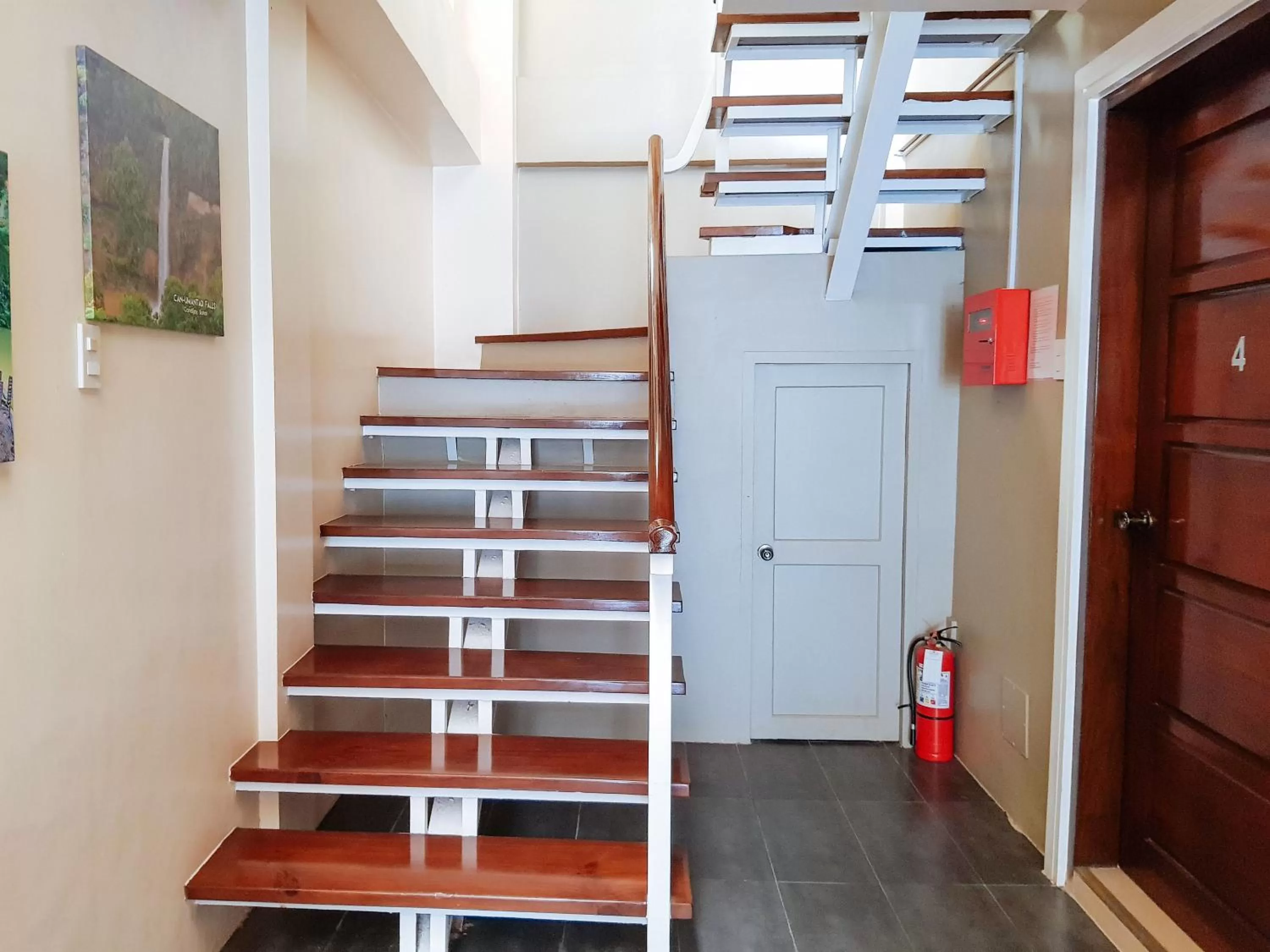 Property building in RedDoorz @ Caimito Drive Dampas