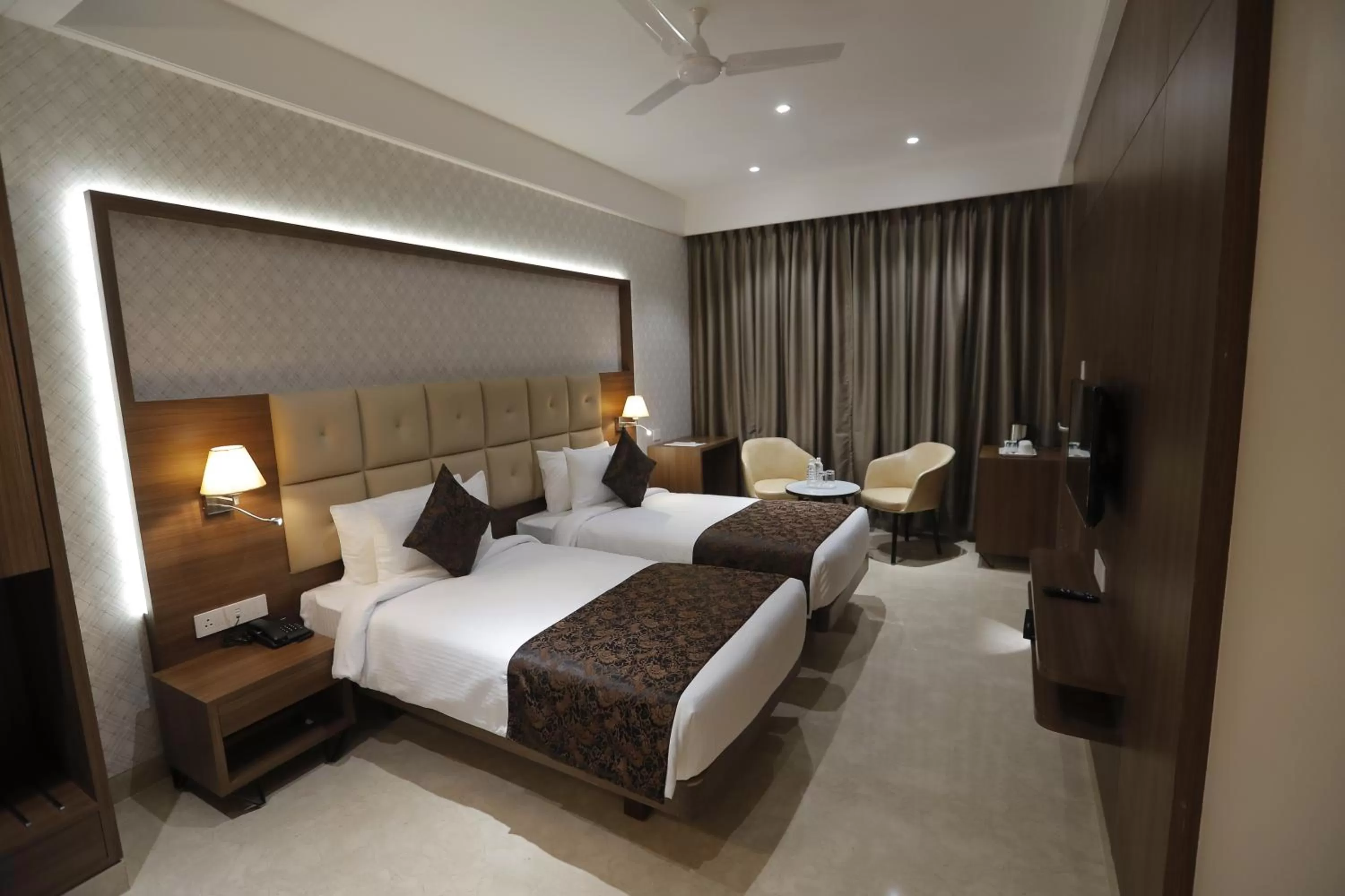 Bathroom, Bed in Hotel Radiance