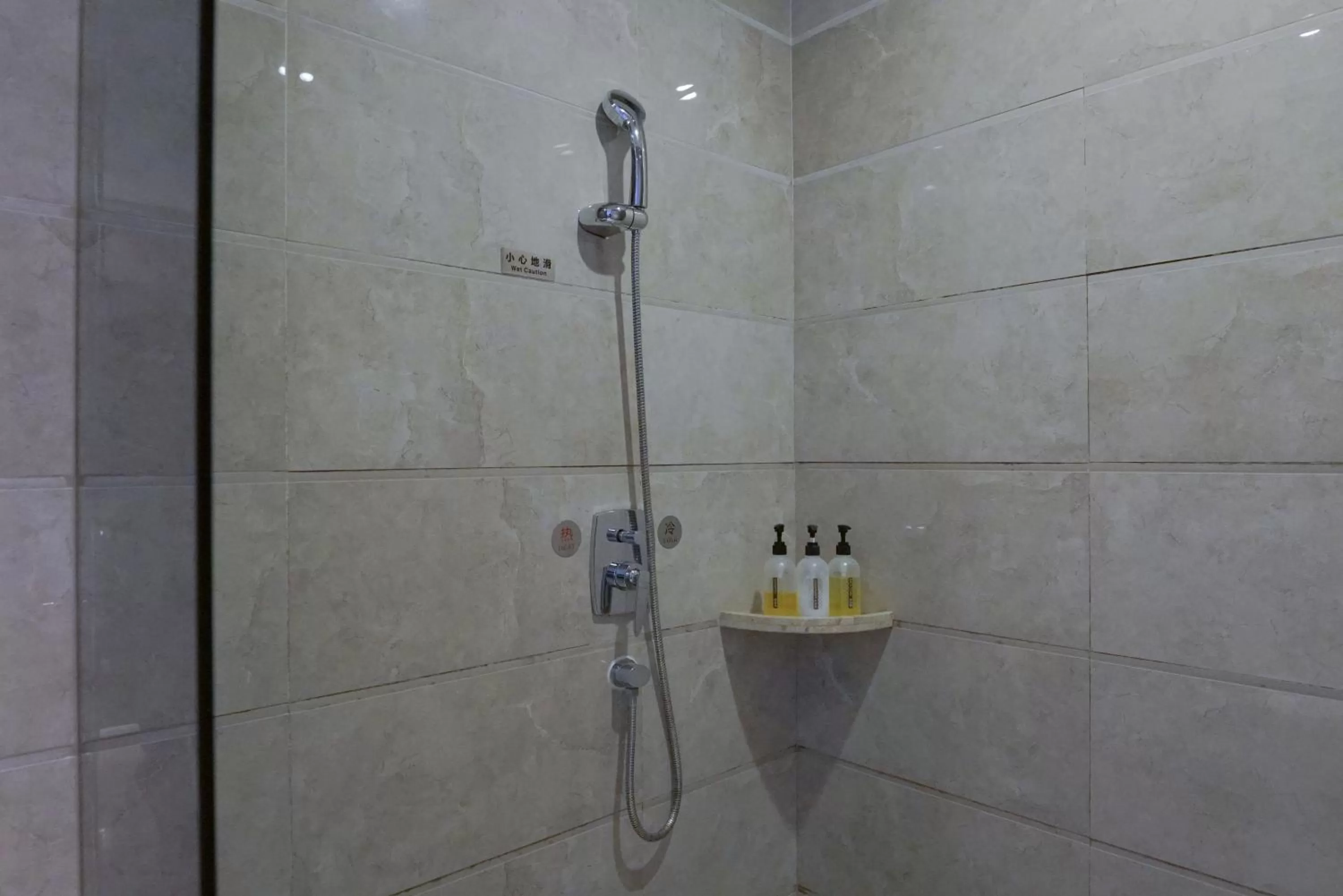 Shower, Bathroom in Paco Hotel Tiyuxilu Metro Guangzhou-Free Shuttle Bus fir Canton Fair