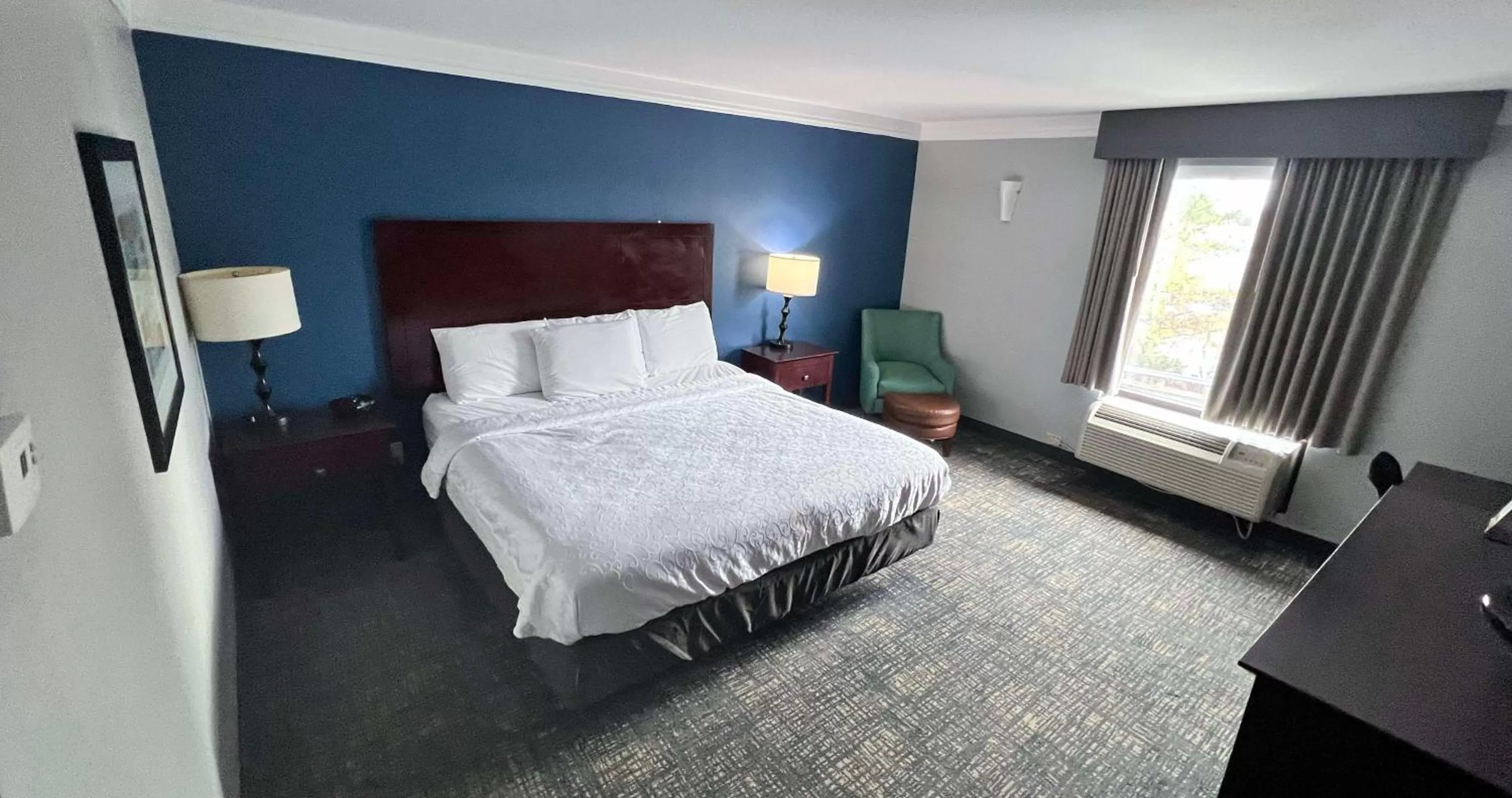 King Room with Bath Tub and Kitchen - Disability Access/Non-Smoking in Best Western Plus Glen Allen Inn
