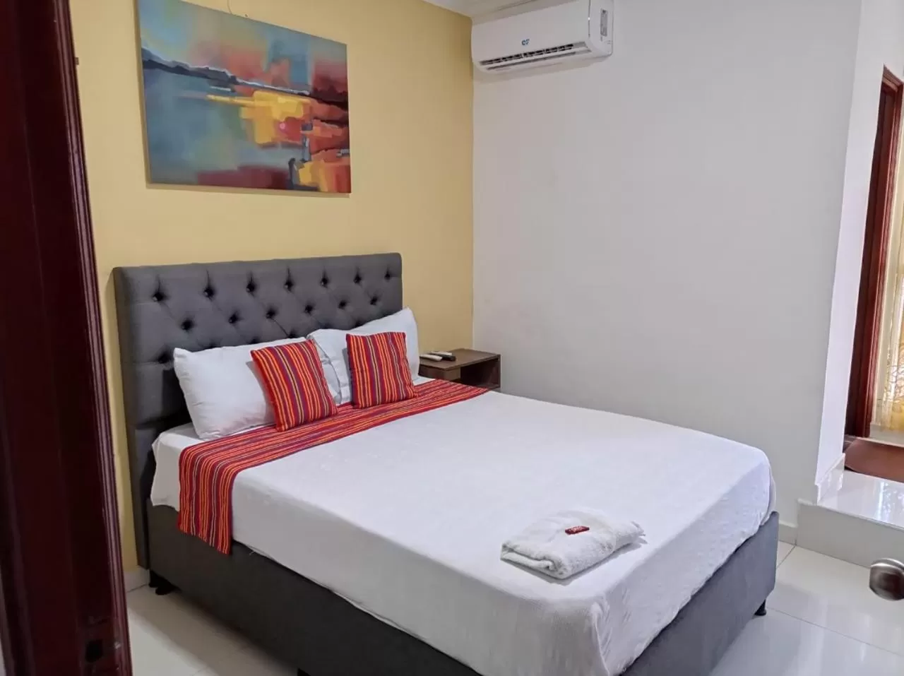 Bed in ANAJIRAWAA HOTEL