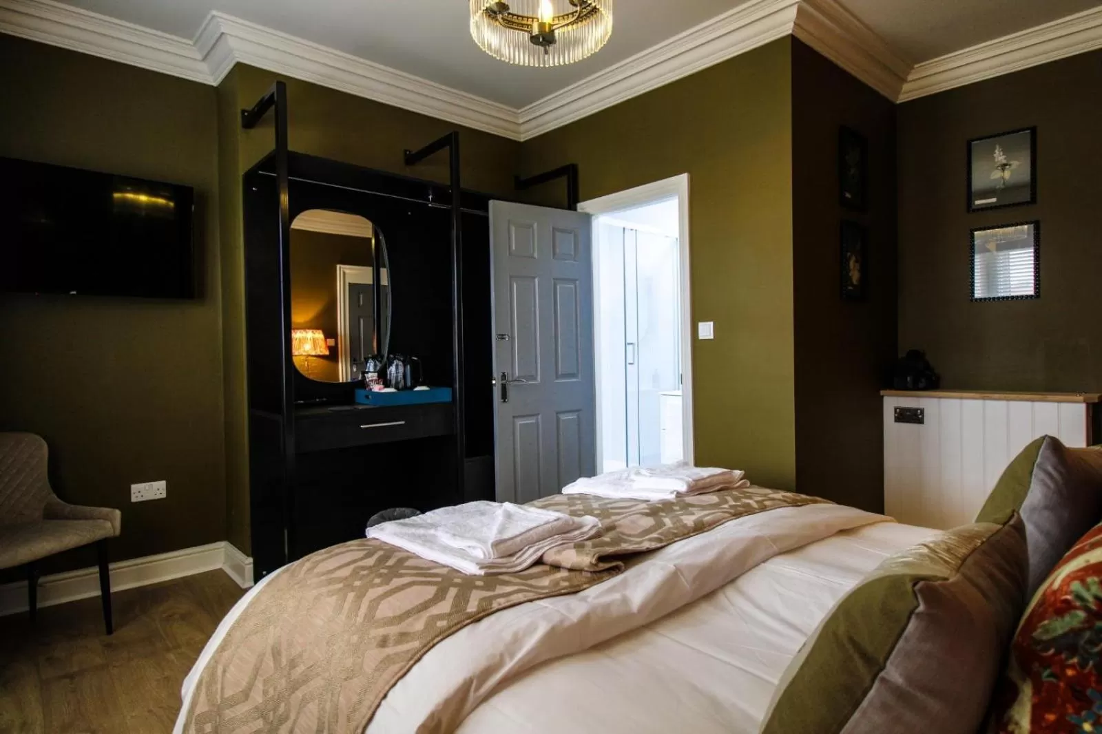 Bed in Three Horseshoes Leamside