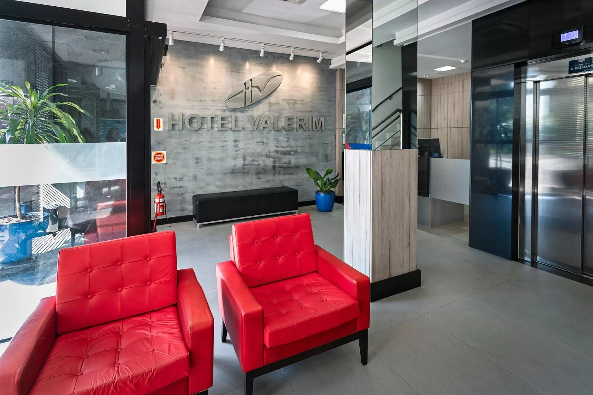 Lobby or reception in Hotel Valerim Itajaí / Navegantes