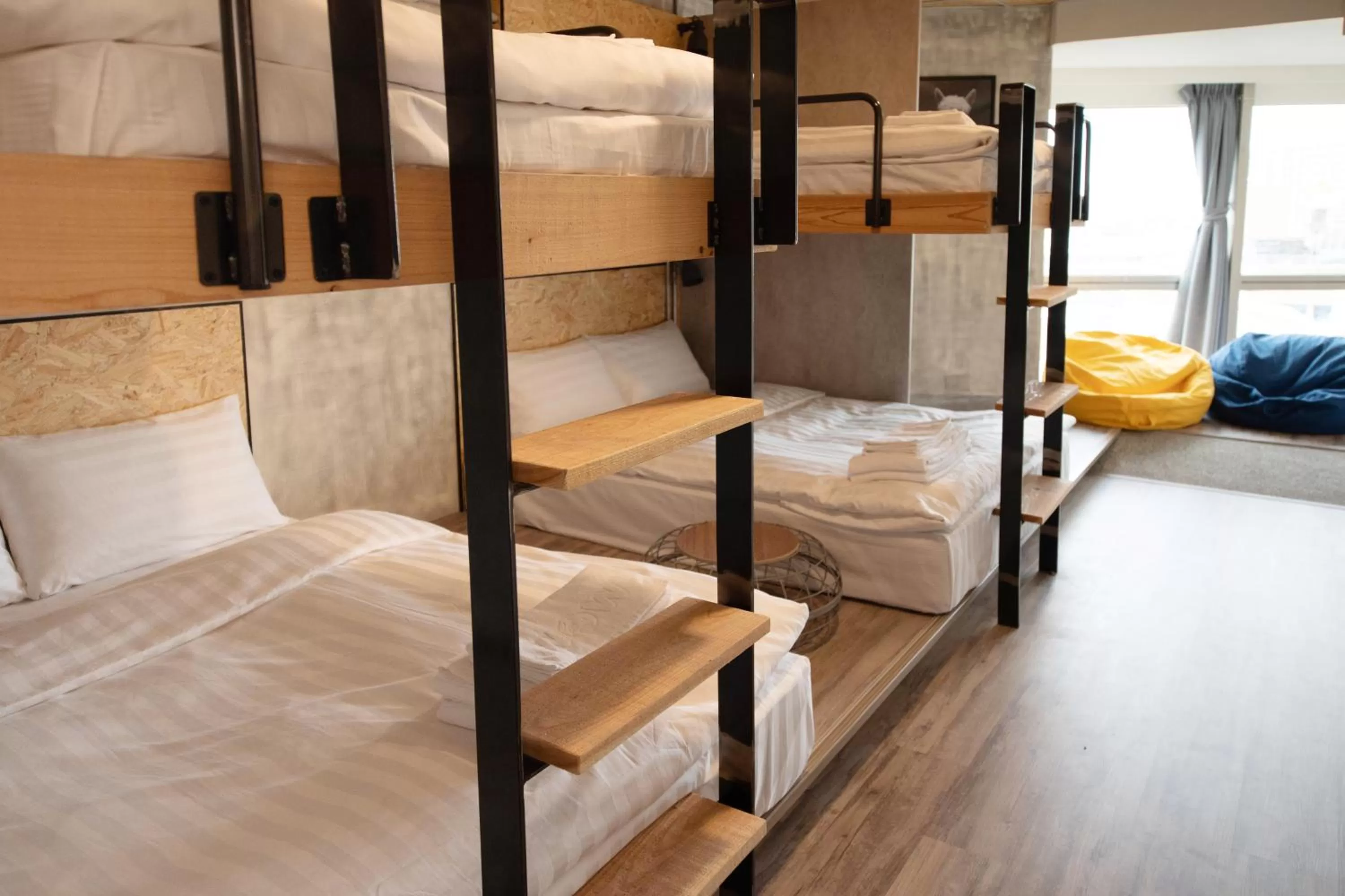 bunk bed, Bed in Tainanwow