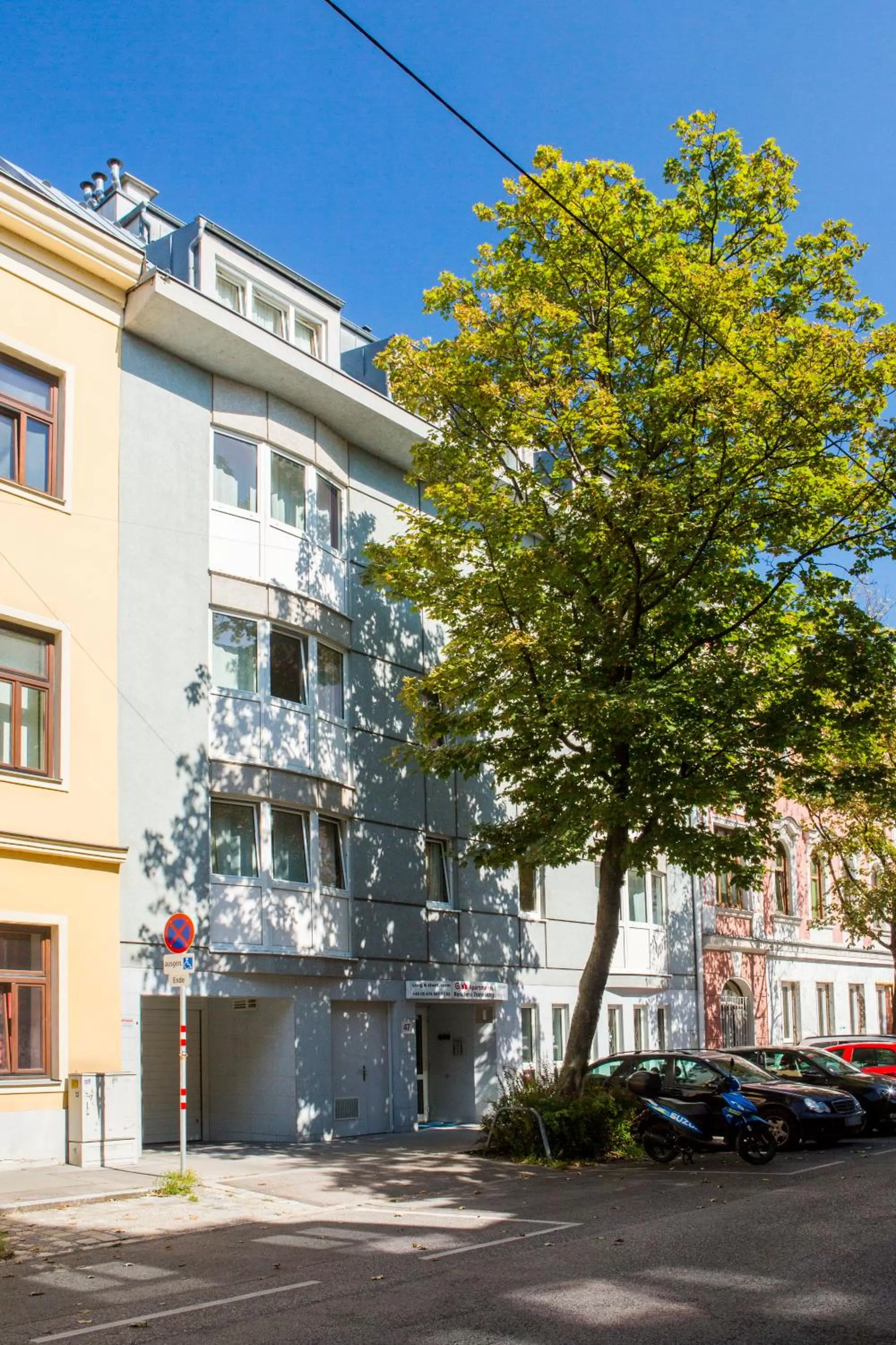 Facade/entrance in Residenz Donaucity