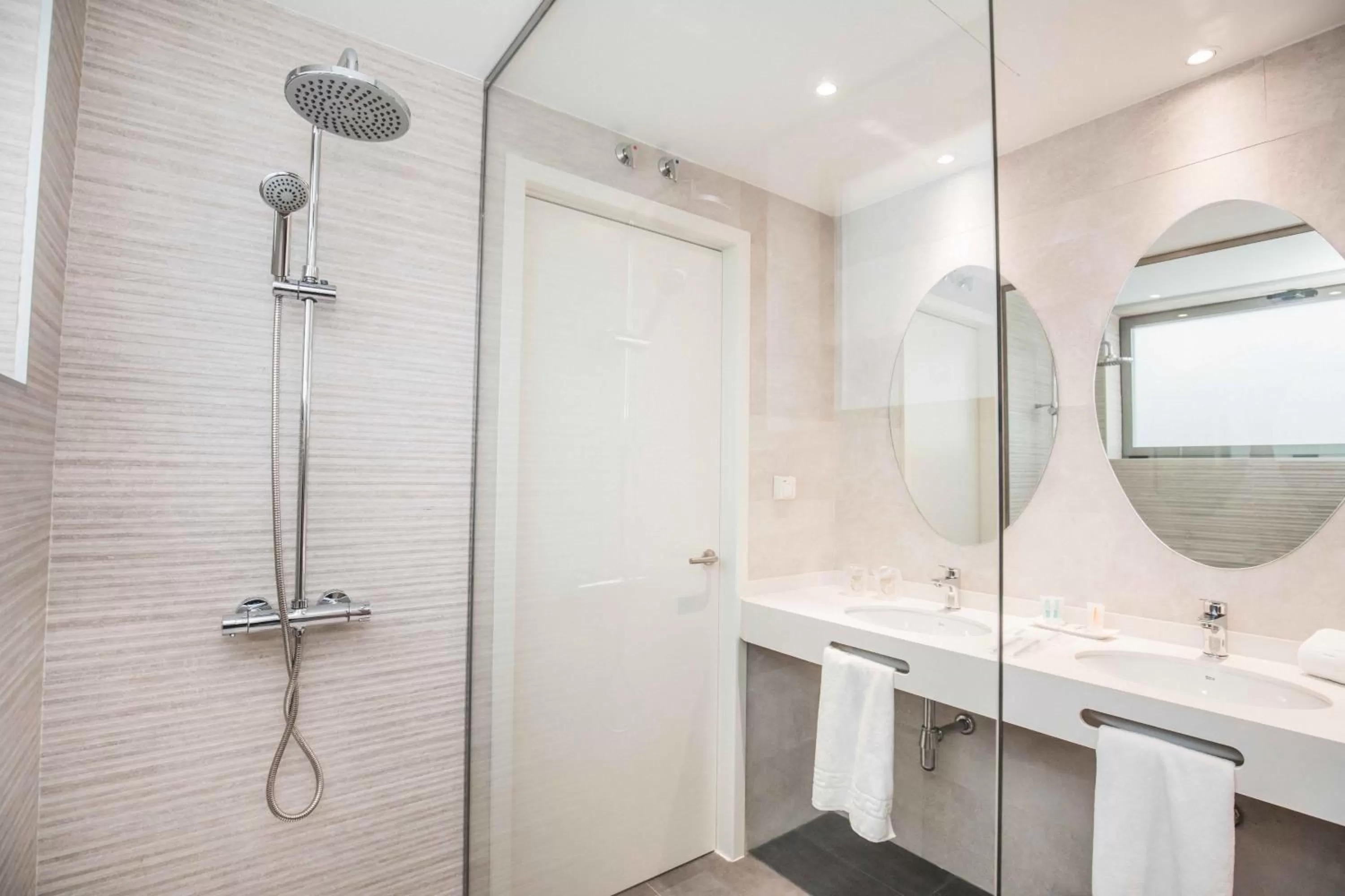 Bathroom in Hotel Ciudad De Ávila