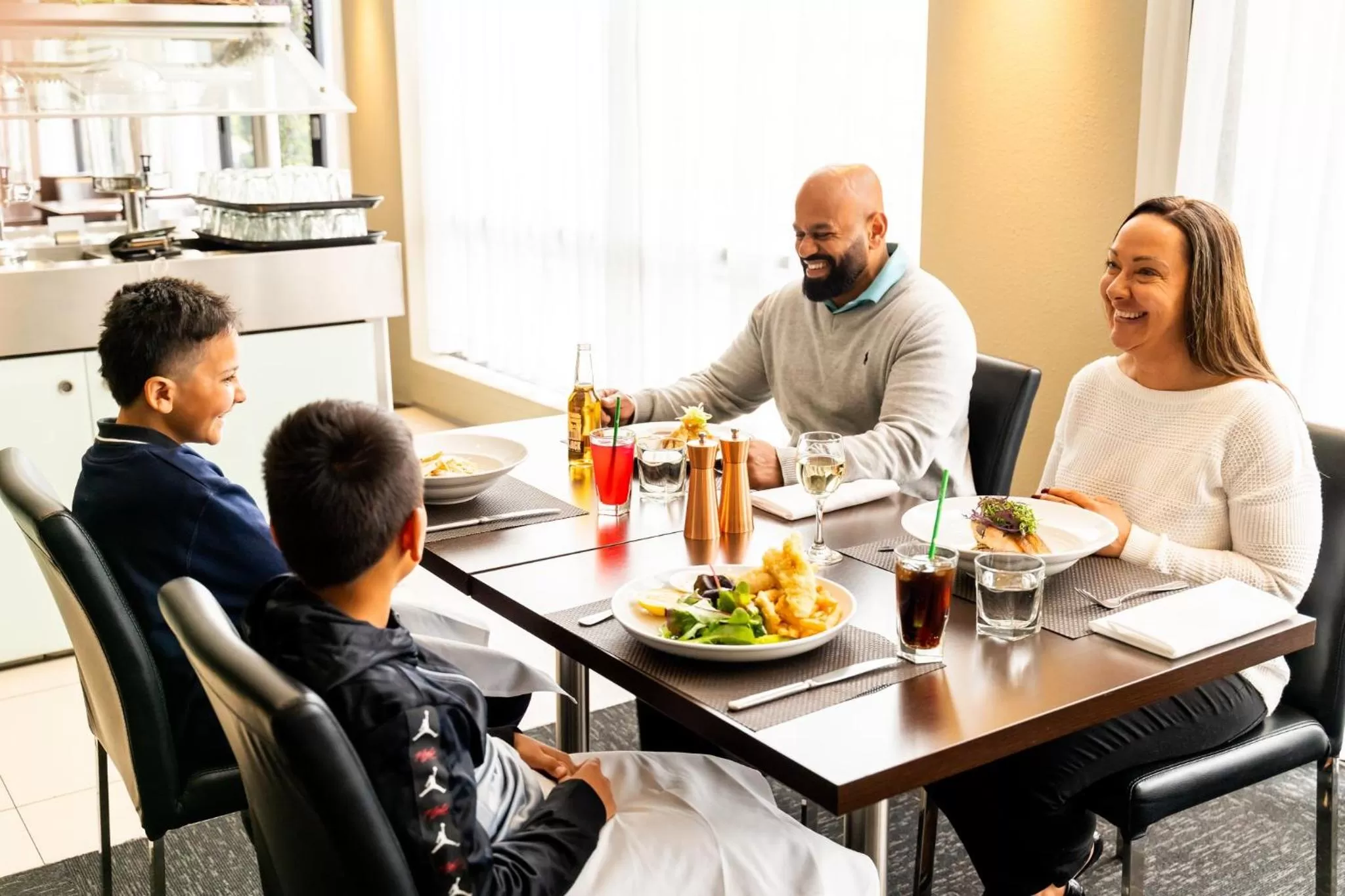 Restaurant/places to eat in Holiday Inn Parramatta by IHG