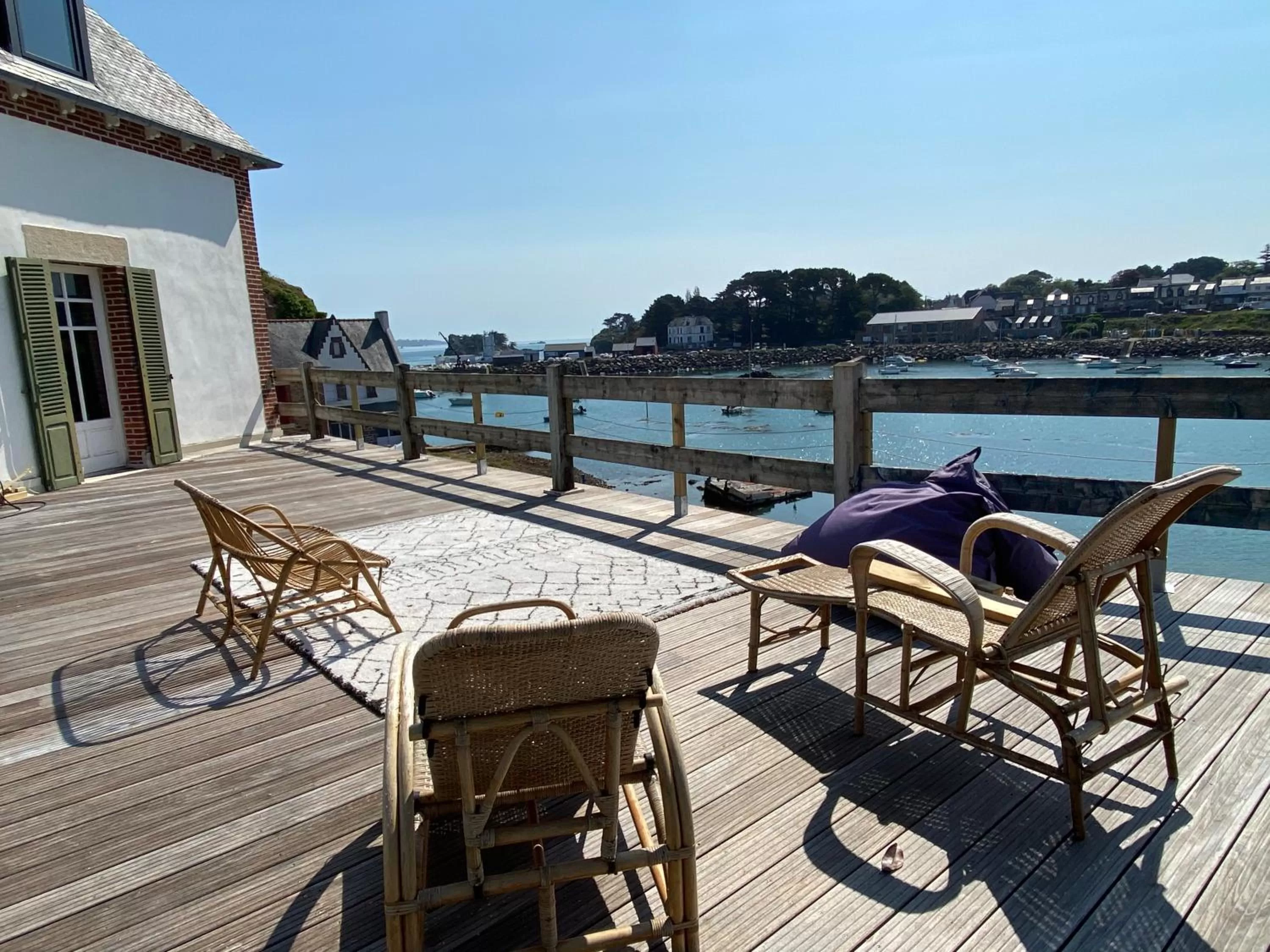 La maison du grand rocher