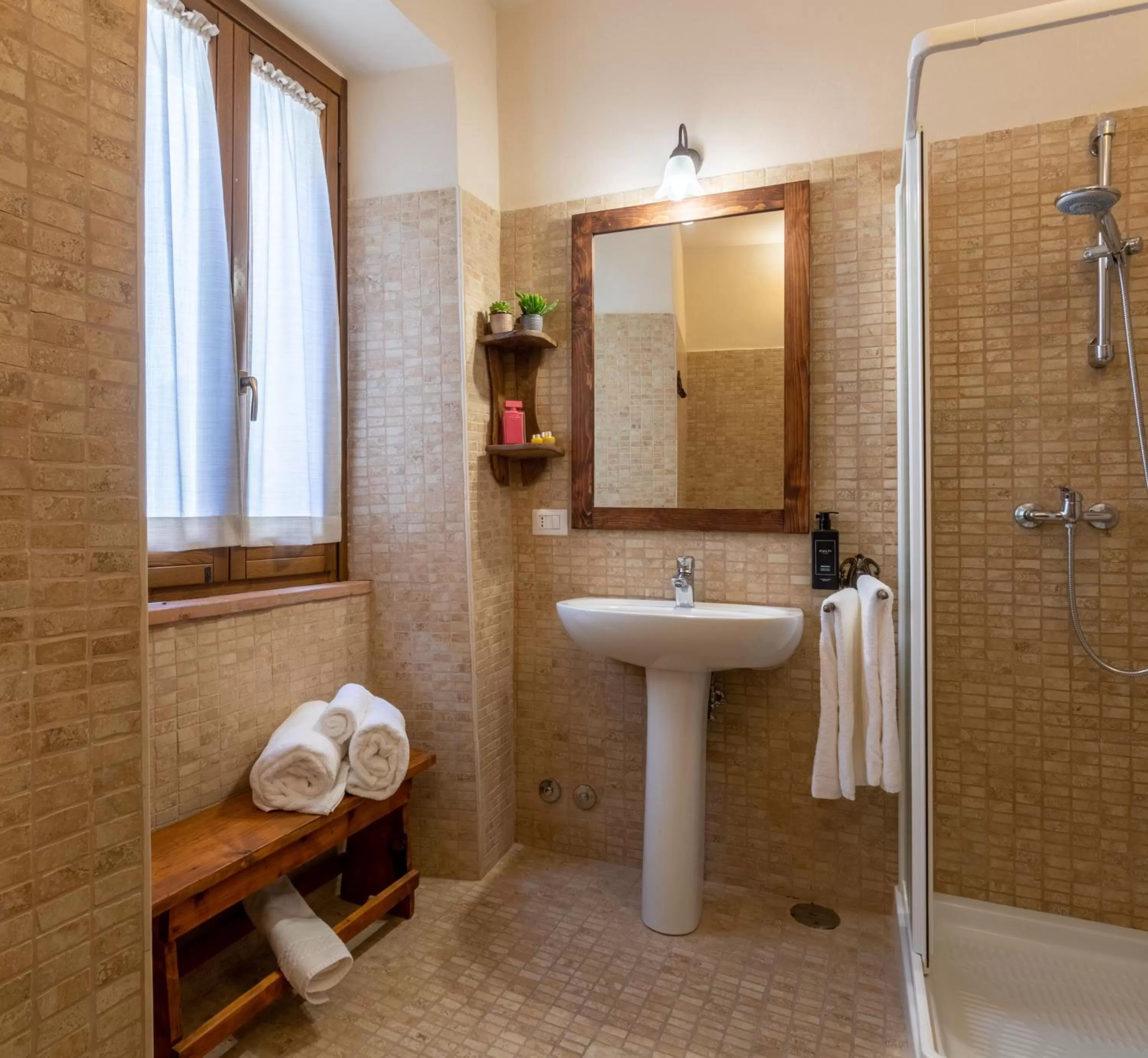 Bathroom in Borgo Petroro