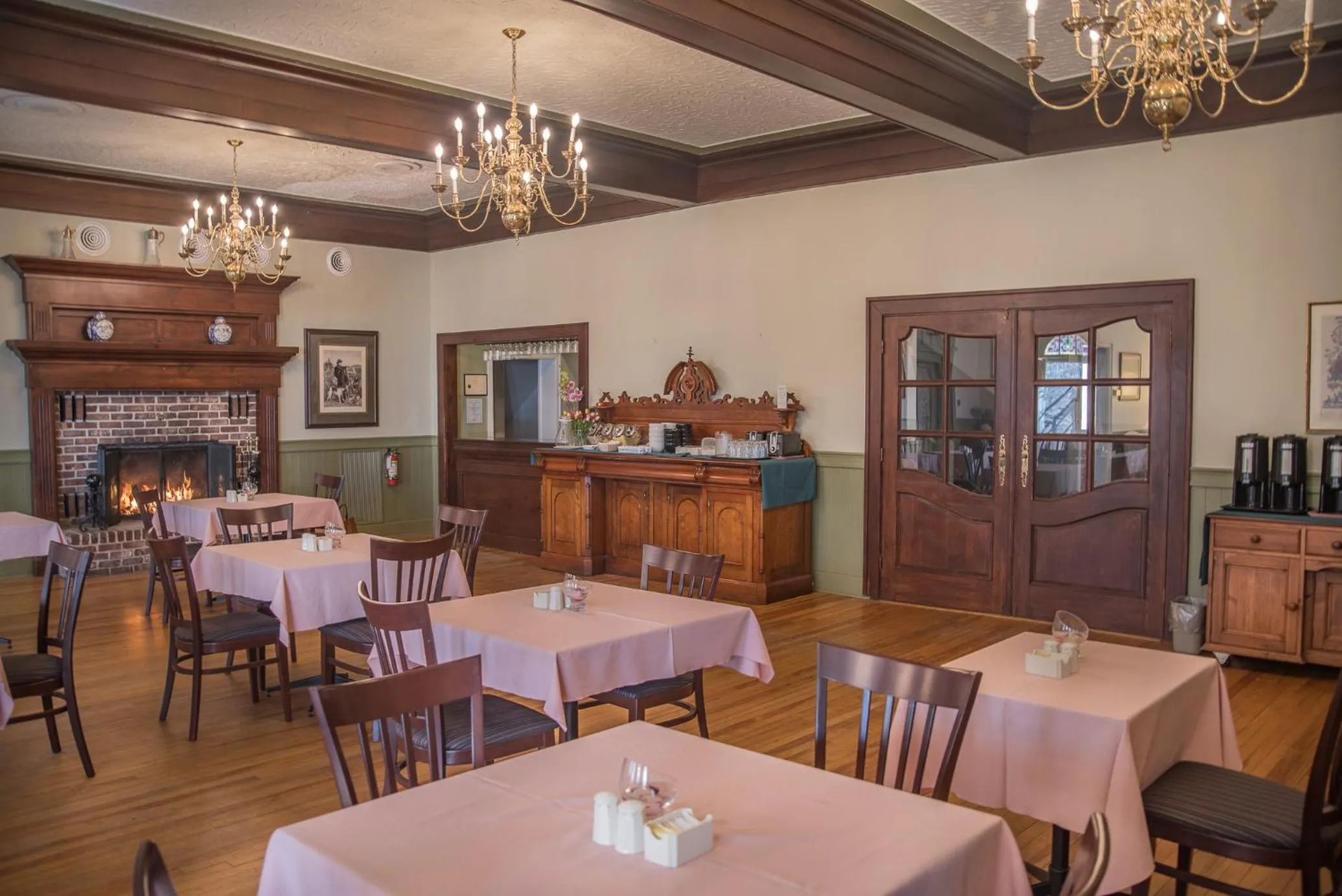 Restaurant/places to eat in Braeside Country Inn