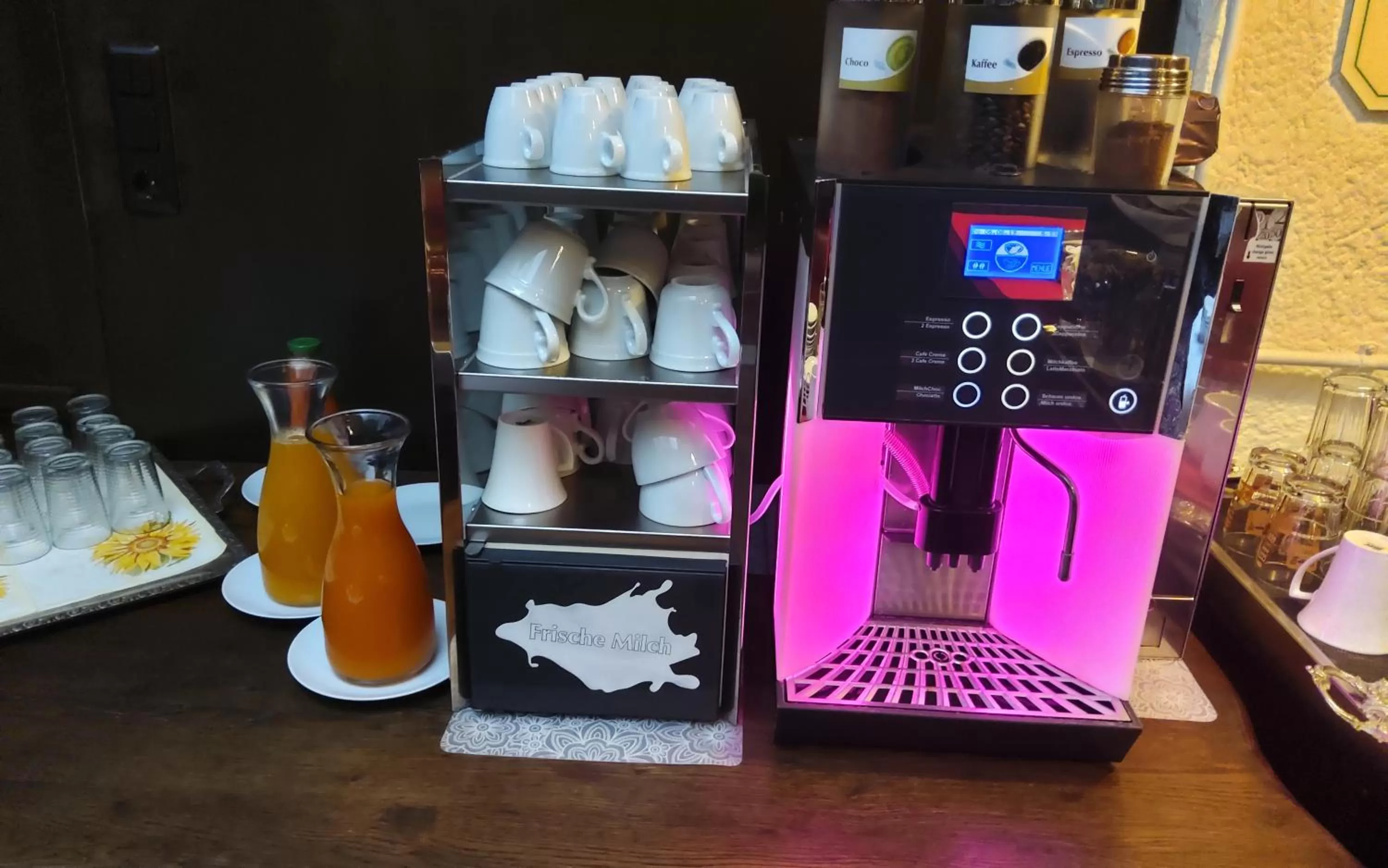 Coffee/tea facilities in Hotel Victoria