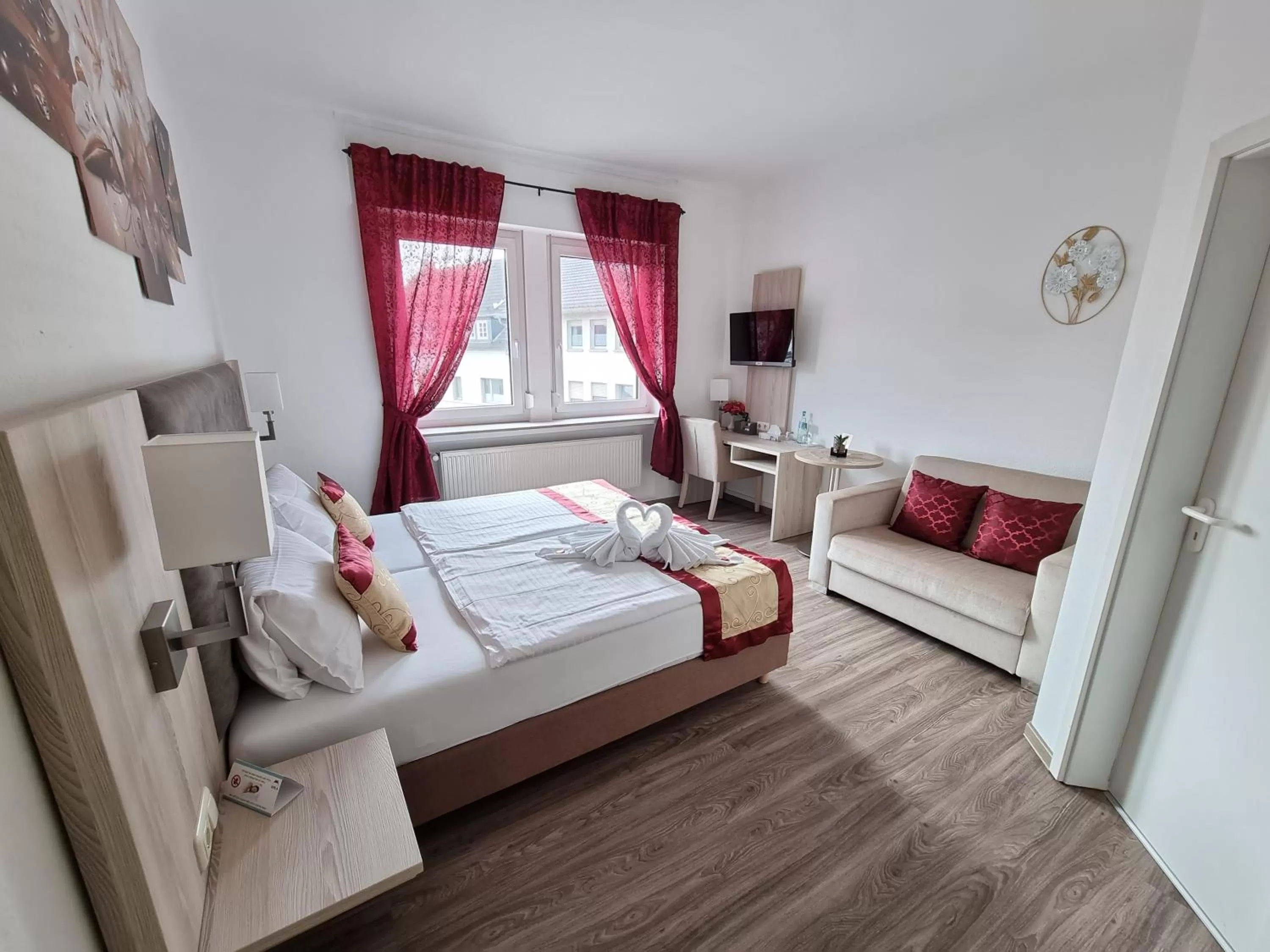 Bed in Hotel Medebach - Zum Schwanenkönig