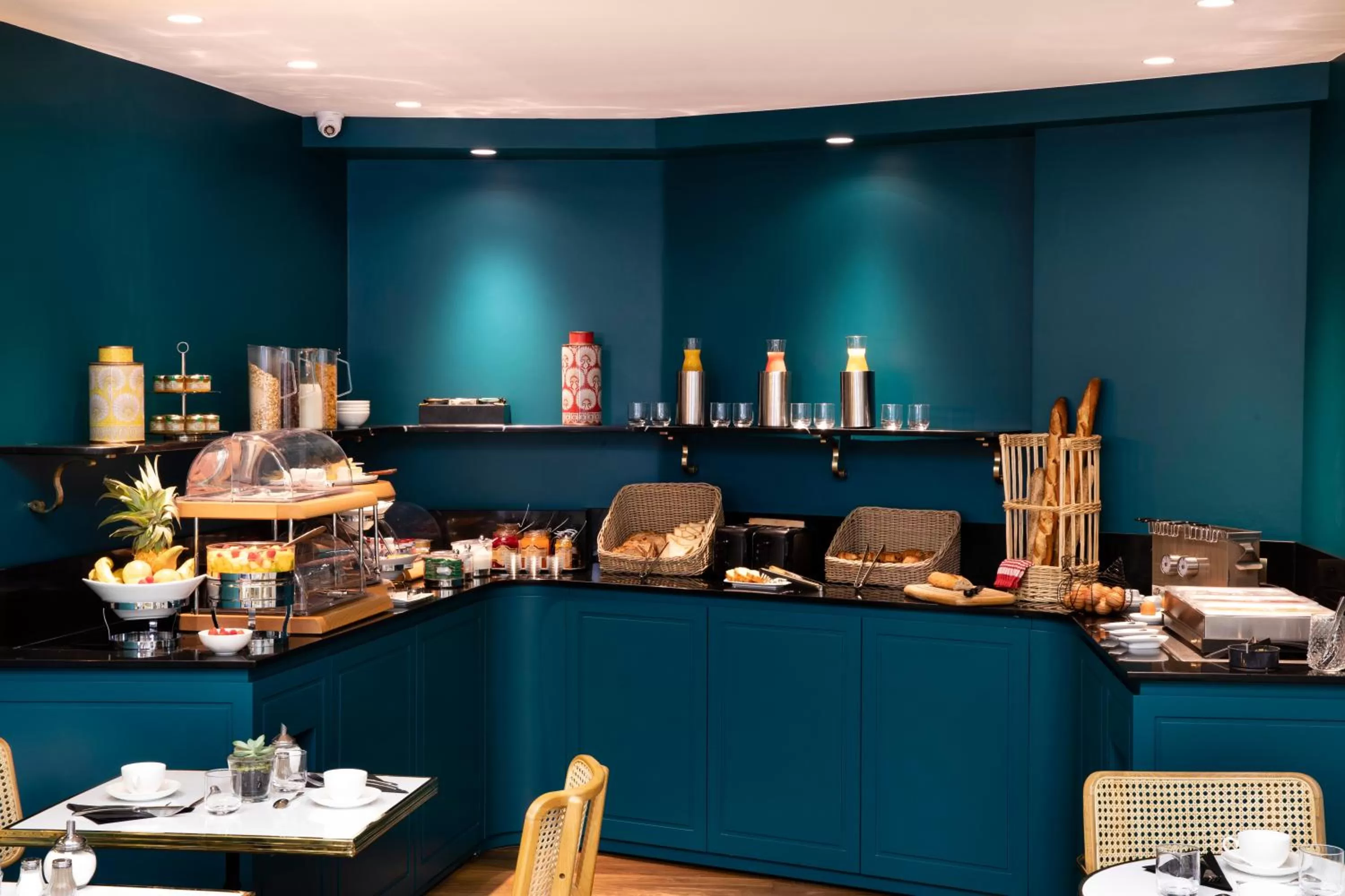 Food and drinks in Hôtel Victor Hugo Paris Kléber