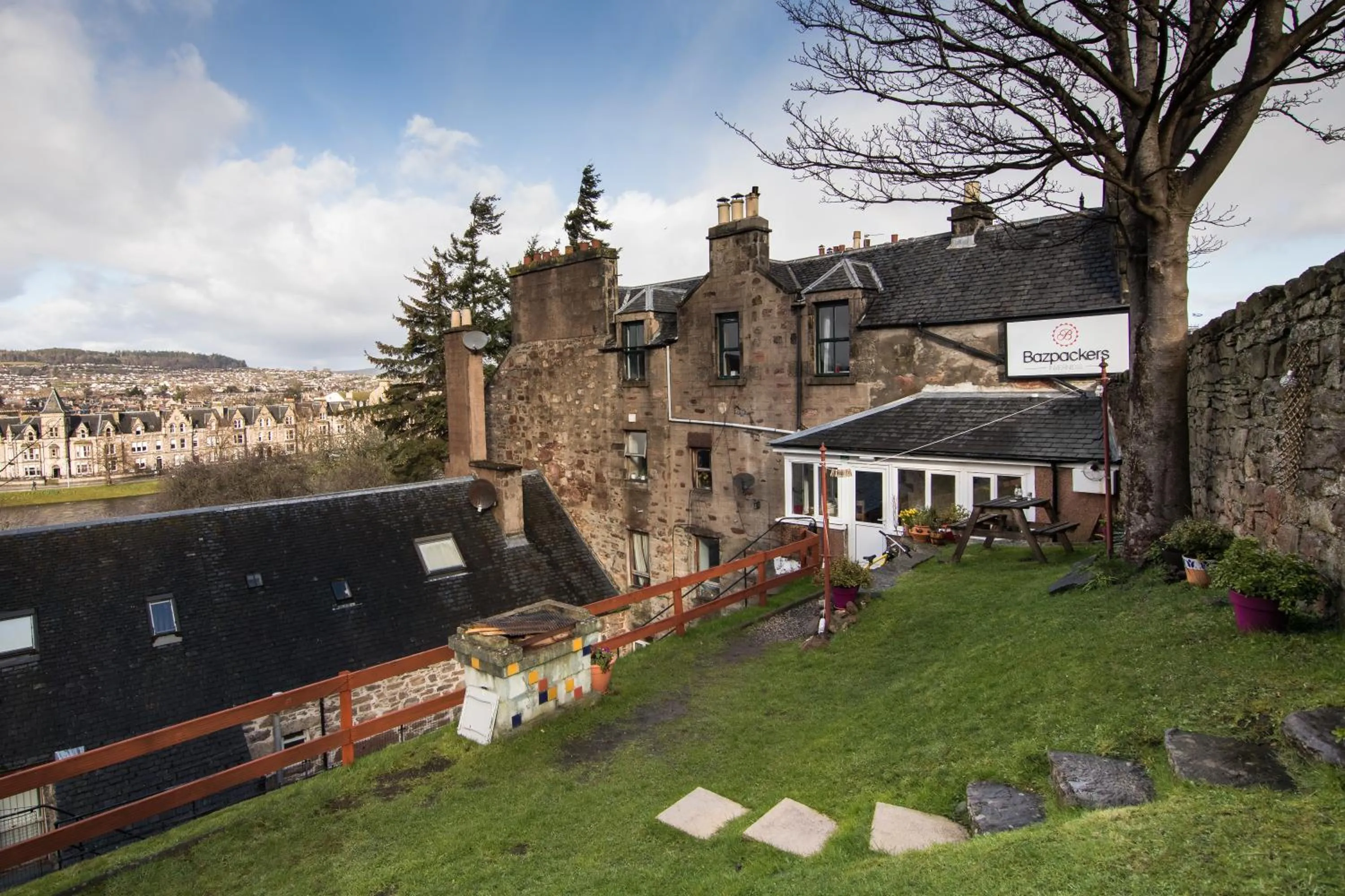 Property building in Bazpackers