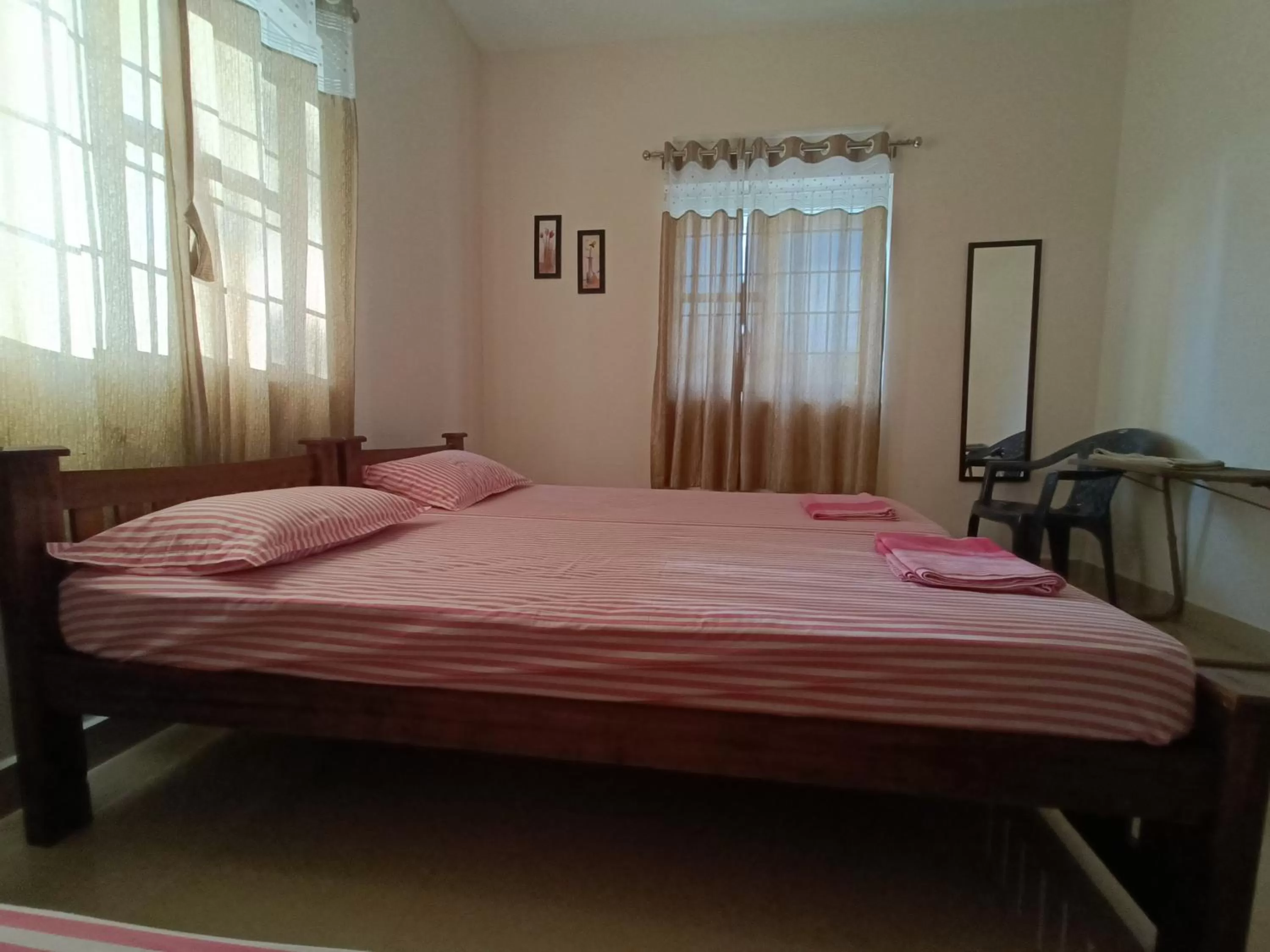 Bedroom, Bed in Shantham Service Apartments, Kinathukadavu, Coimbatore