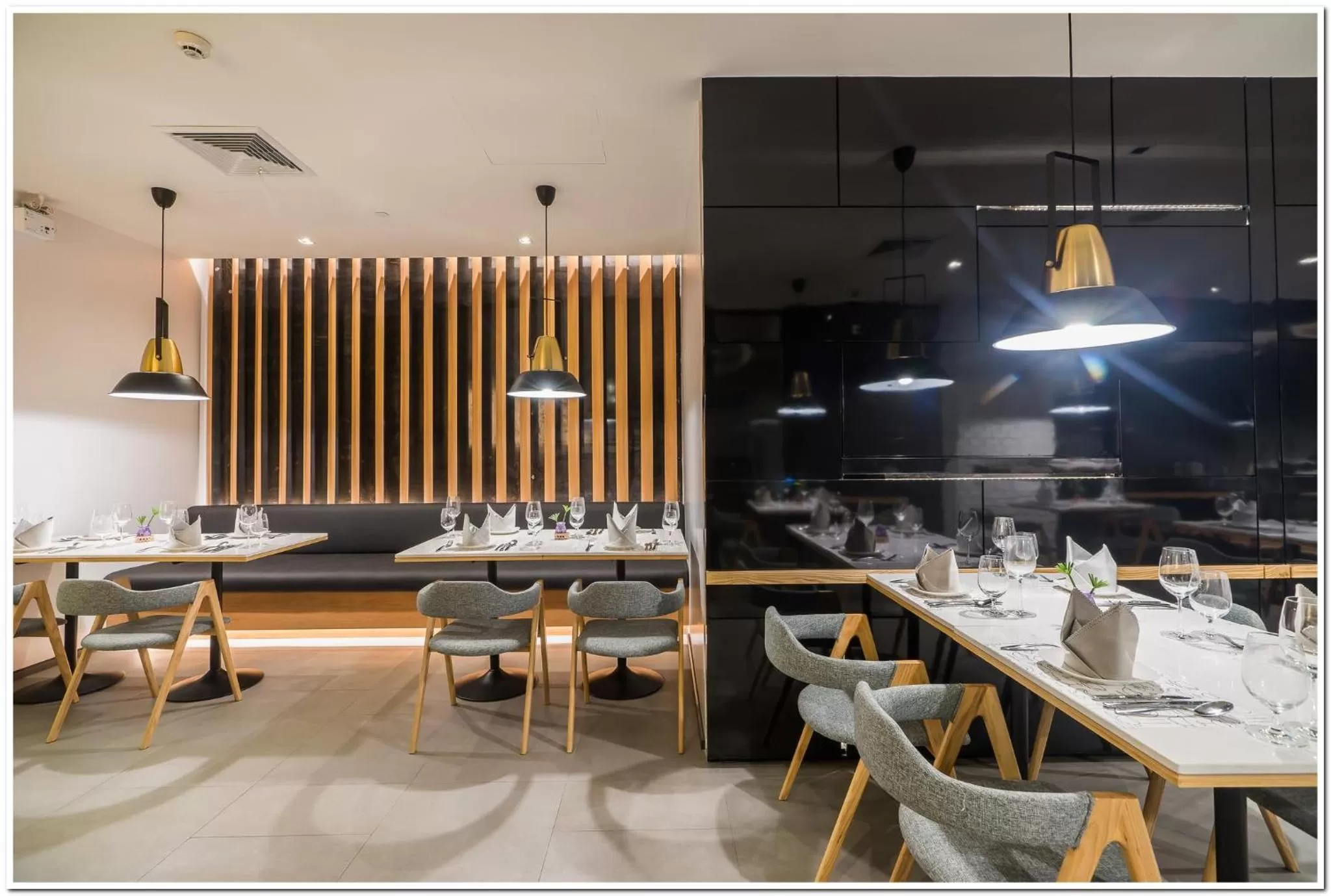 Restaurant/Places to Eat in Sea Me Spring Tree Hotel