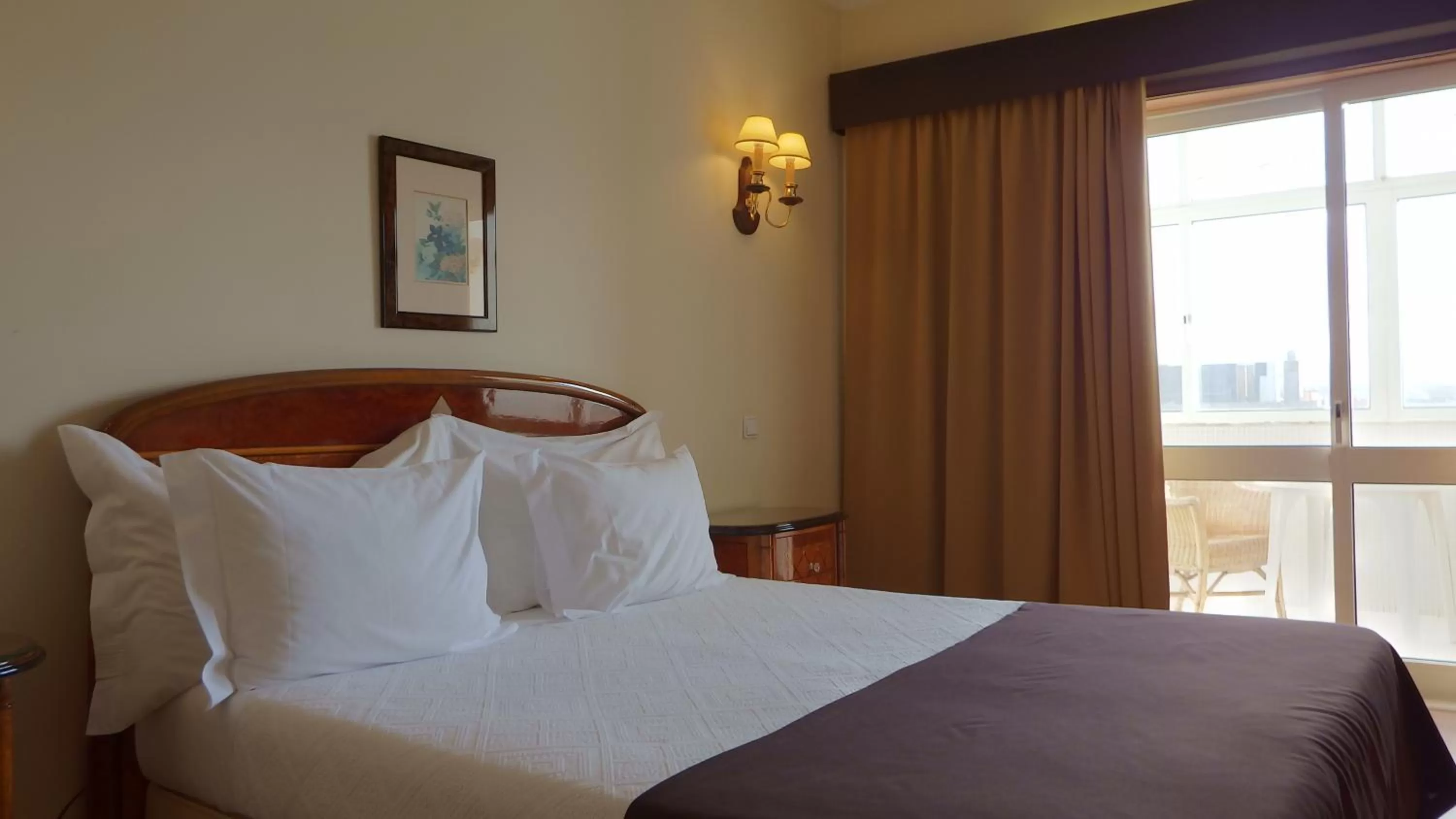 Standard Double or Twin Room with City View in Golden Tulip Porto Gaia