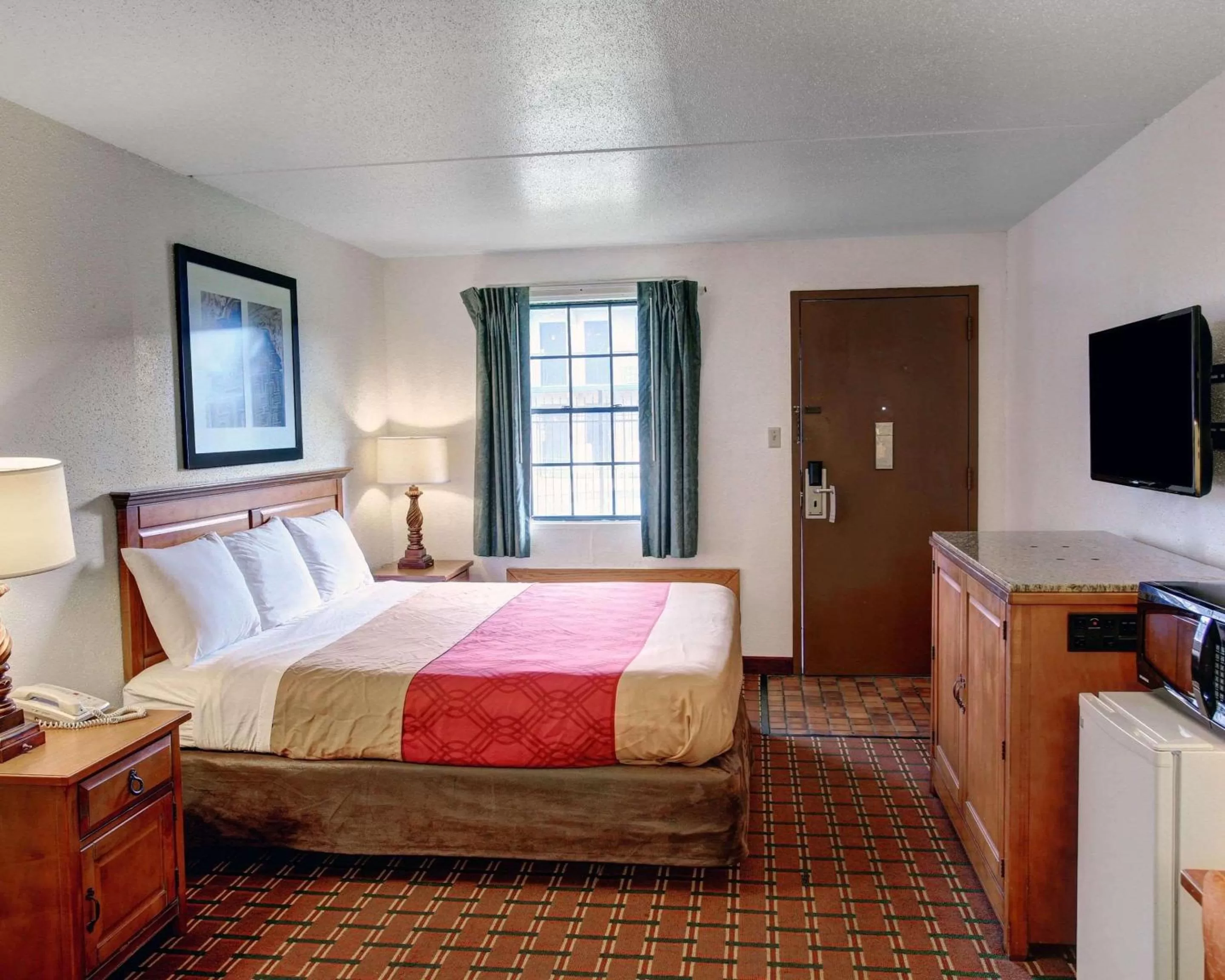 Photo of the whole room, Bed in Rodeway Inn New Braunfels - San Antonio Area
