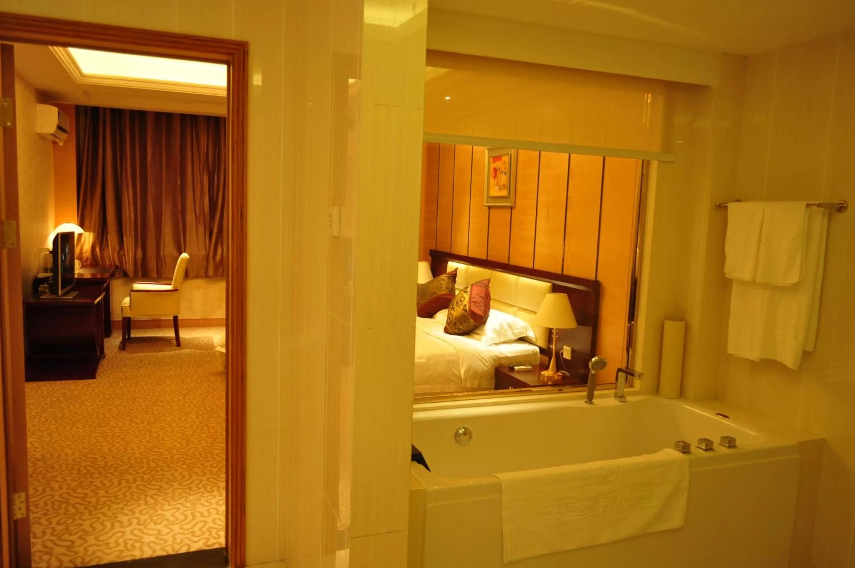 Bathroom in Sogecoa Golden Peacock