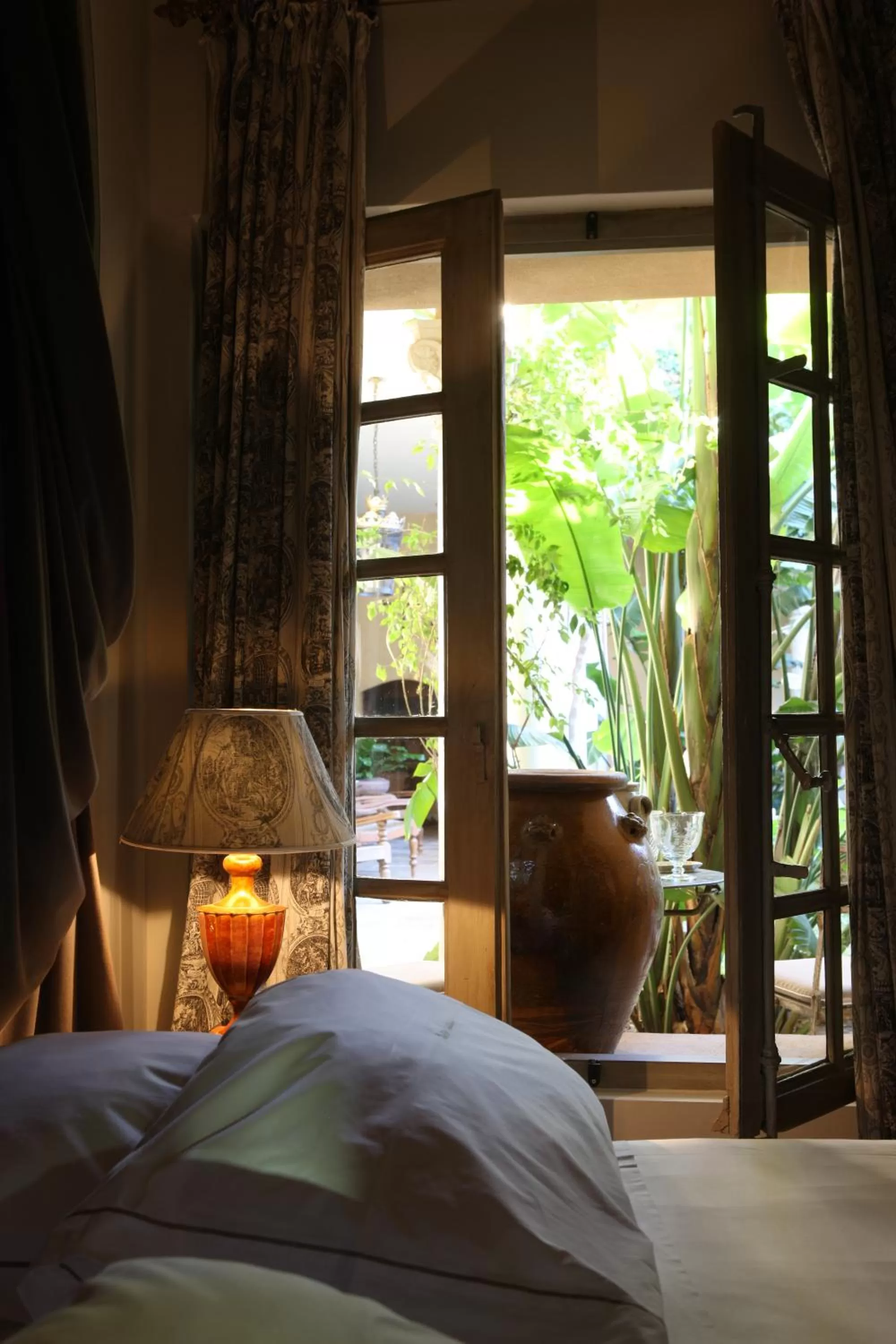 Decorative detail, Bed in Jardins Secrets