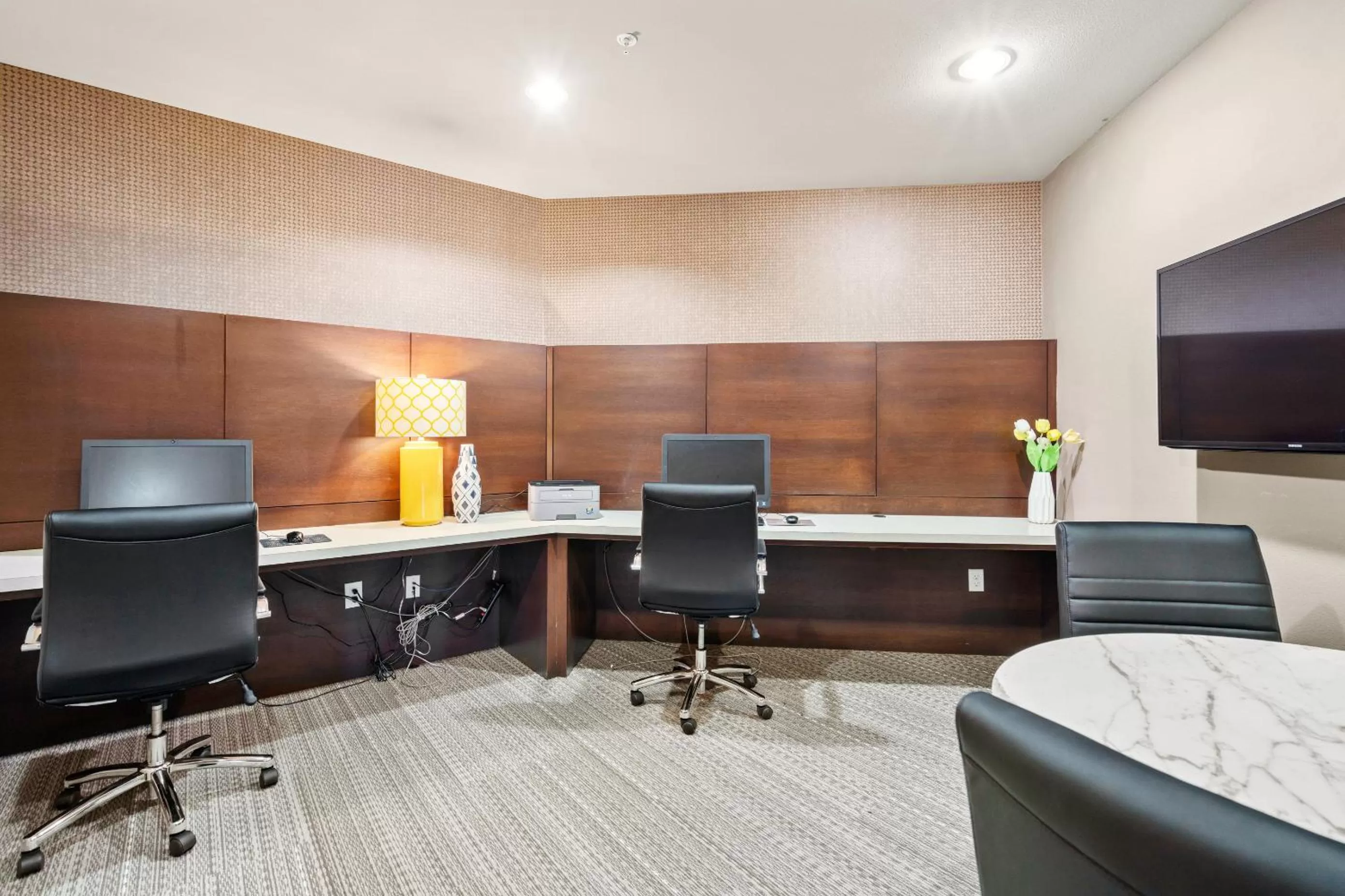 Business facilities in Kasa Love Field-Medical District Dallas