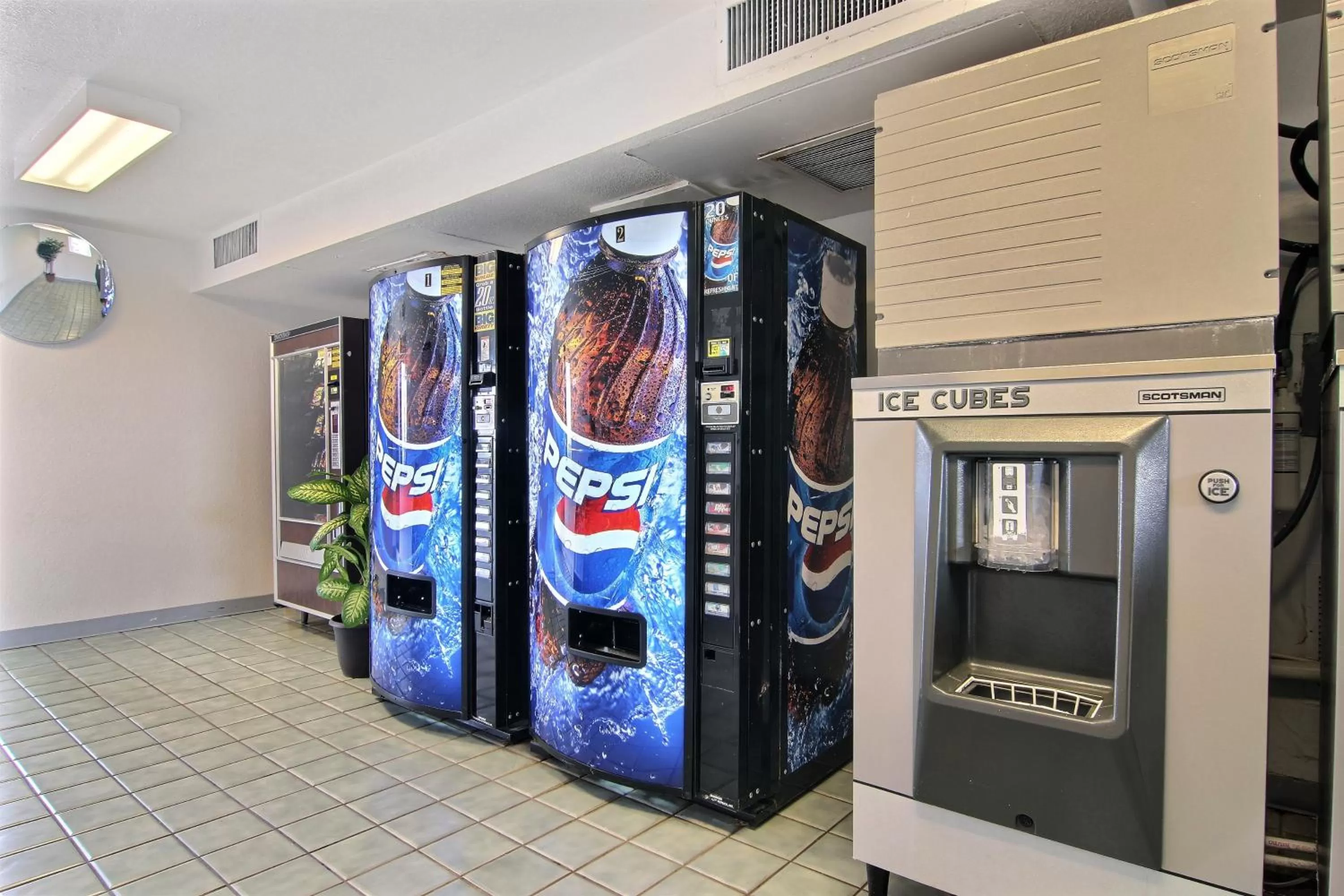 Food and drinks in Motel 6-Tucumcari, NM