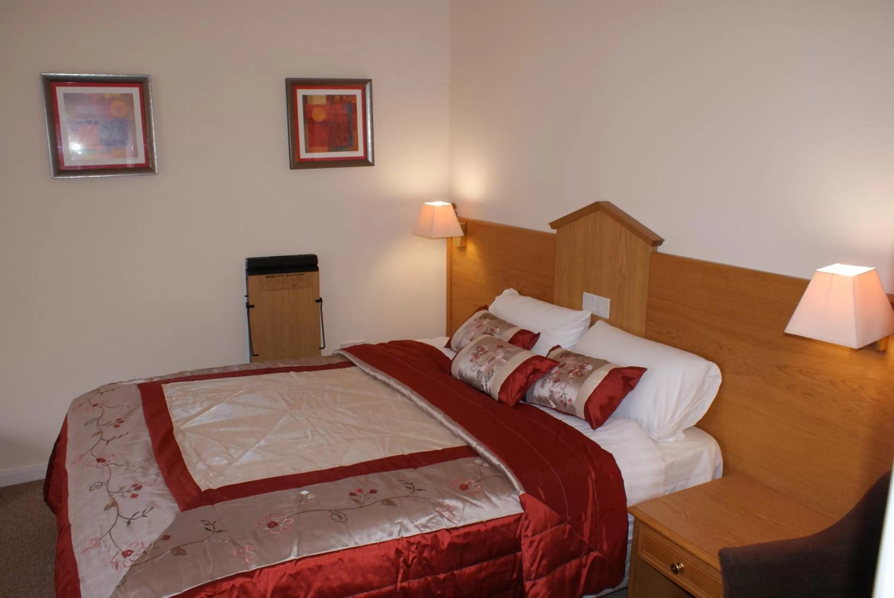 Bedroom, Bed in The Hawkenbury