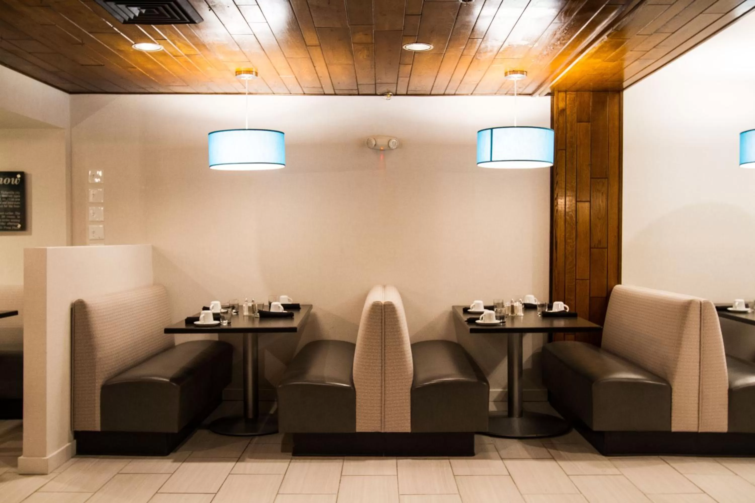 Restaurant/places to eat in Holiday Inn Victorville by IHG