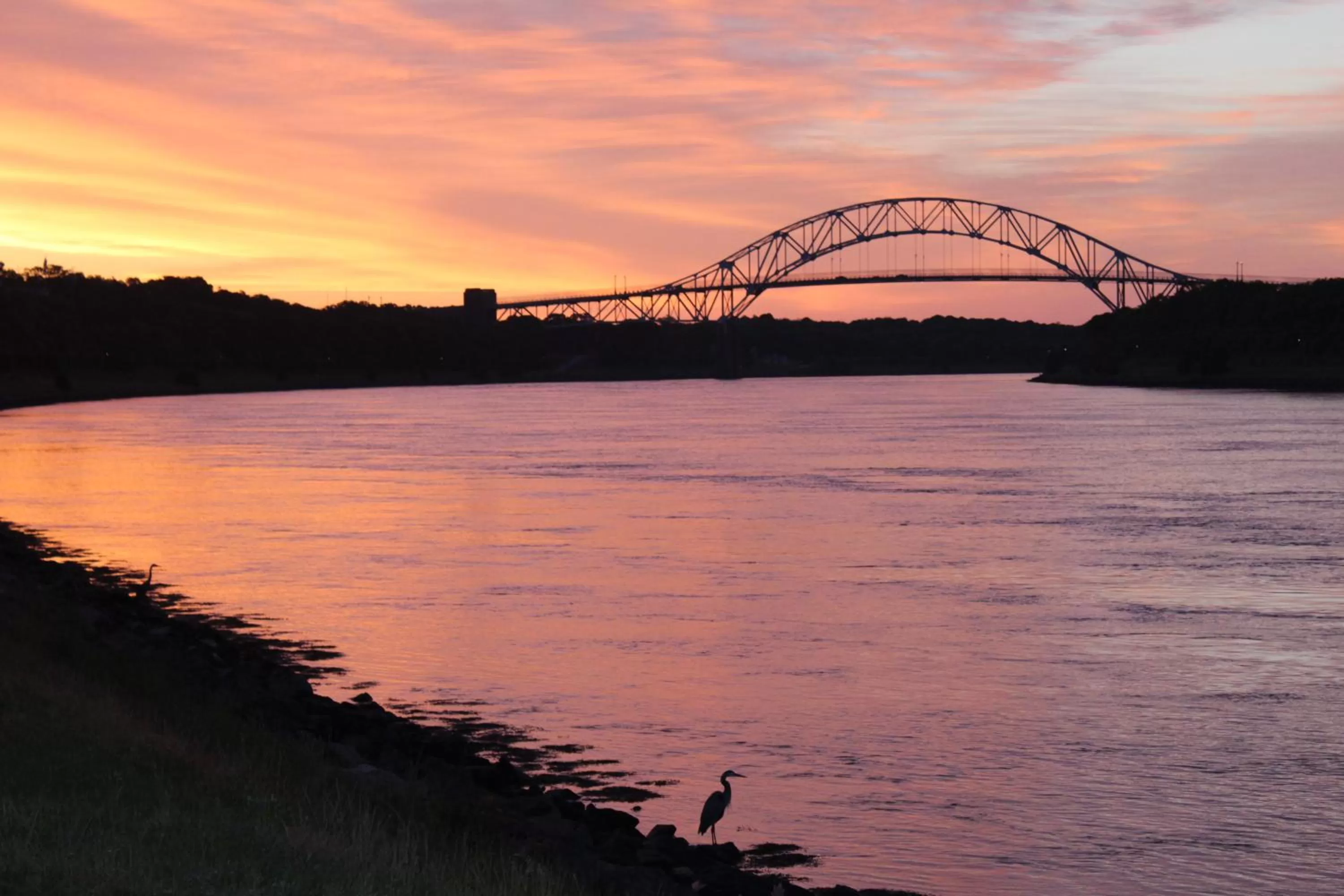 Sunrise, Sunrise/Sunset in Herring Run Motel and Tiny Cabins