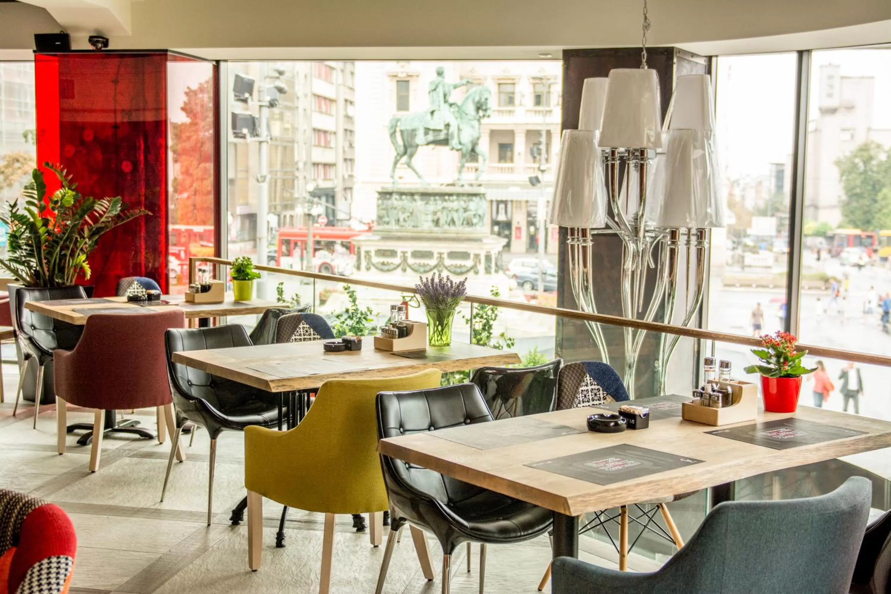 Restaurant/places to eat in Boutique Rooms