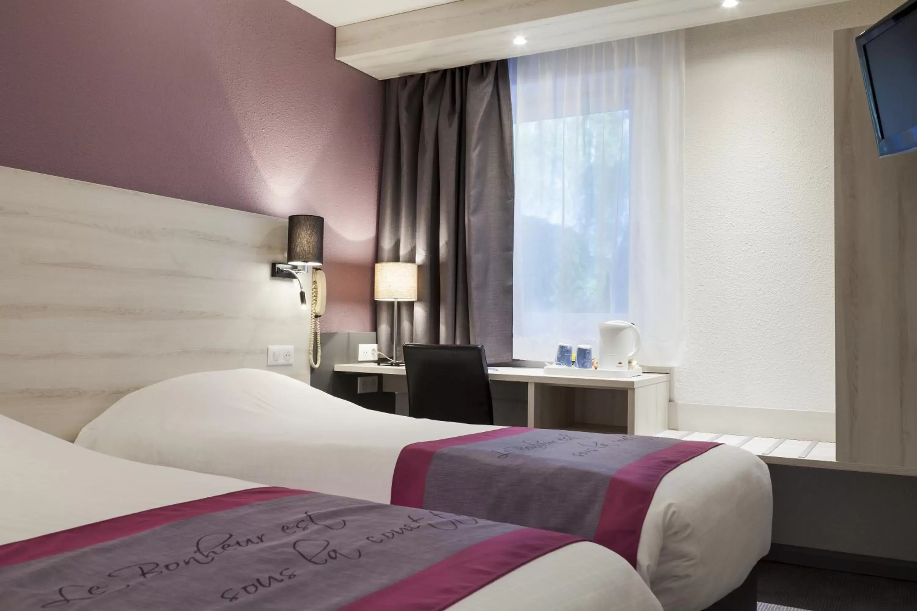 Triple Room in Kyriad Lille Est - Villeneuve d'Ascq Triple Room in Kyriad Lille Est - Villeneuve d'Ascq