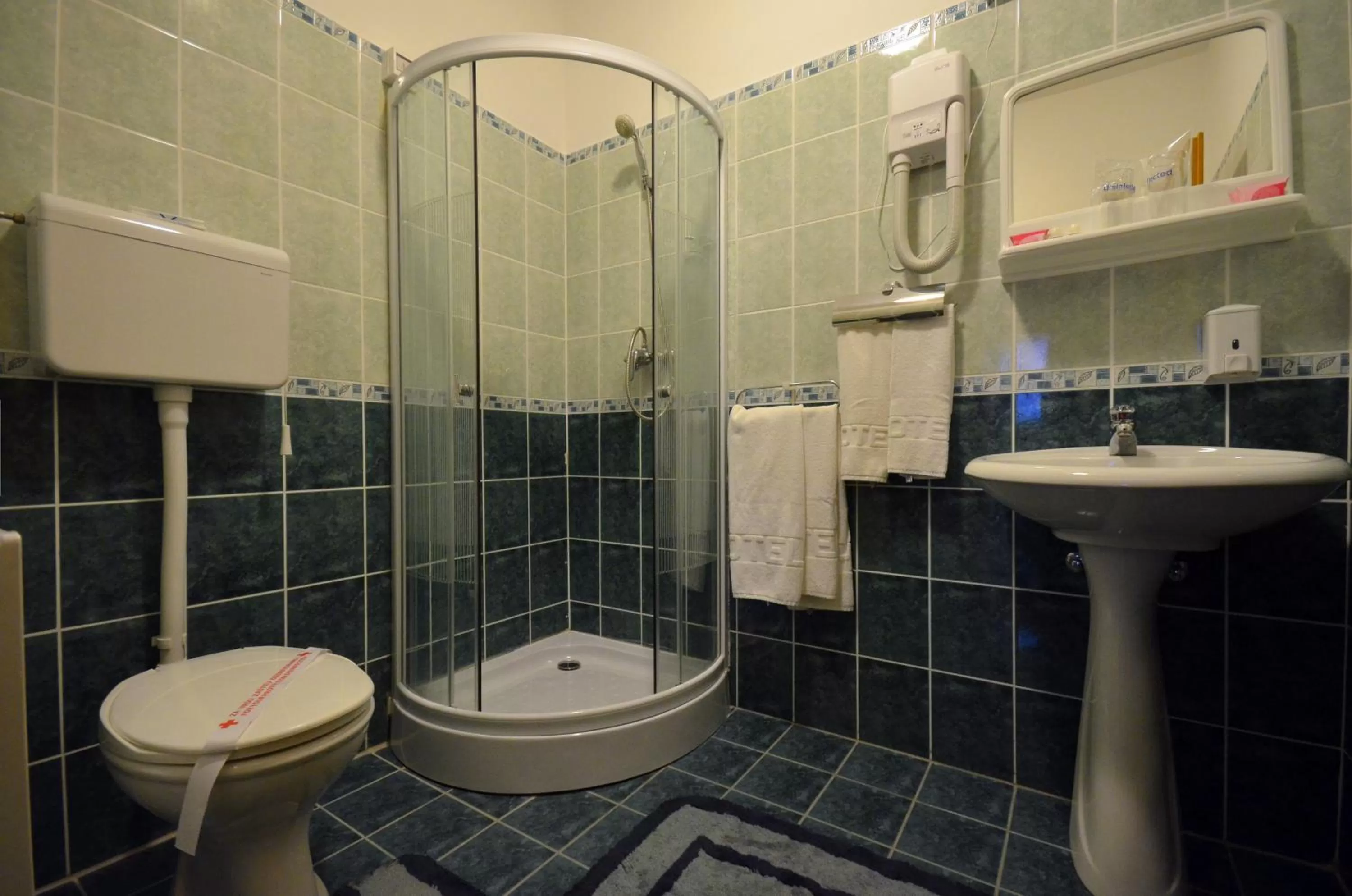 Bathroom in Art Garni Hotel