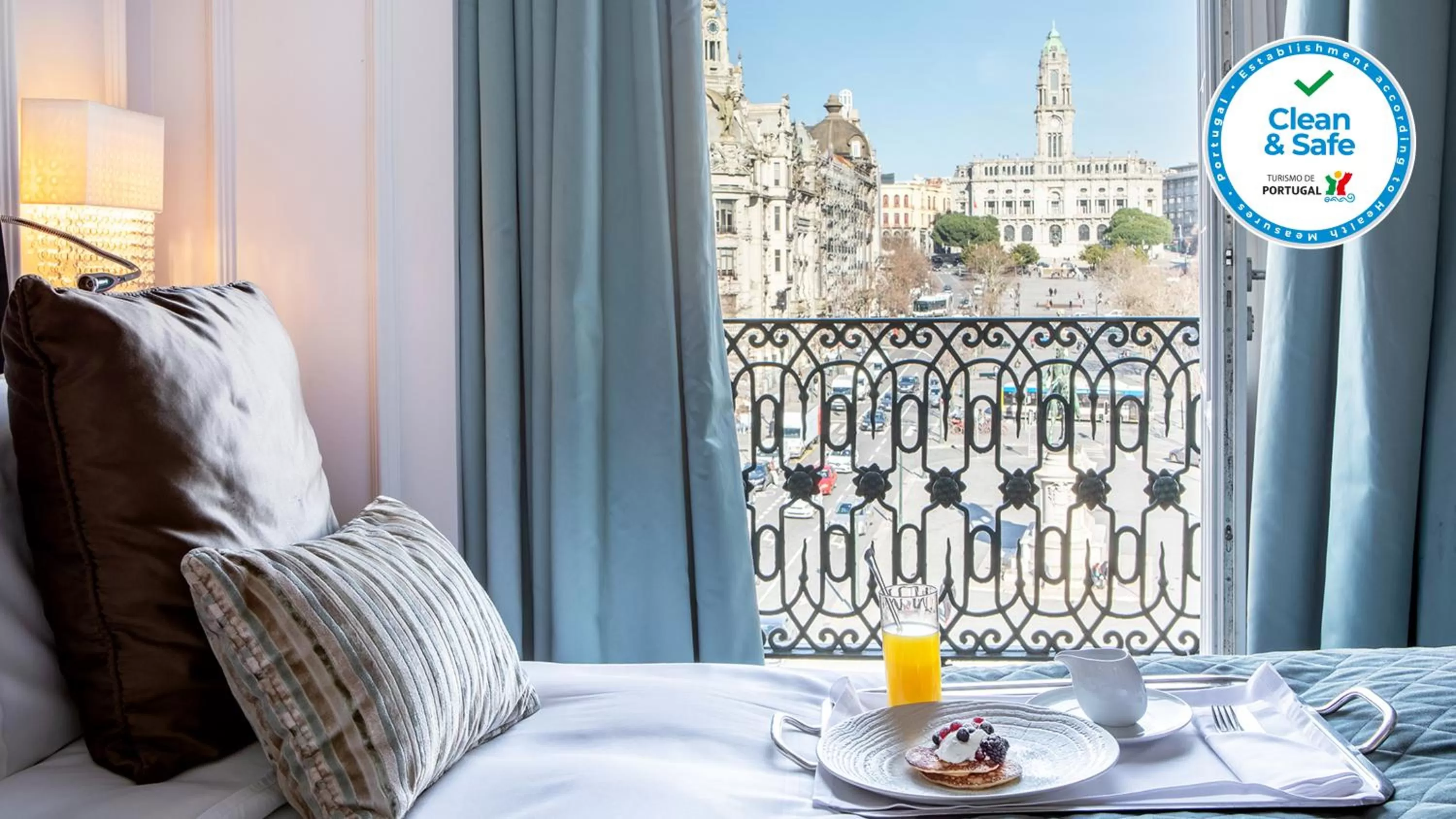 City view, Bed in InterContinental Porto - Palacio das Cardosas by IHG