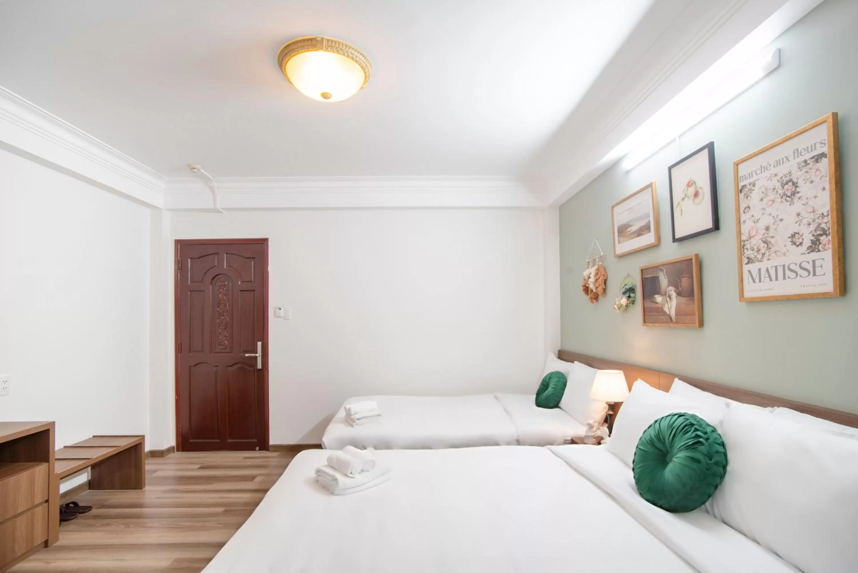 Bed in SAZI BEN THANH Hotel HCM