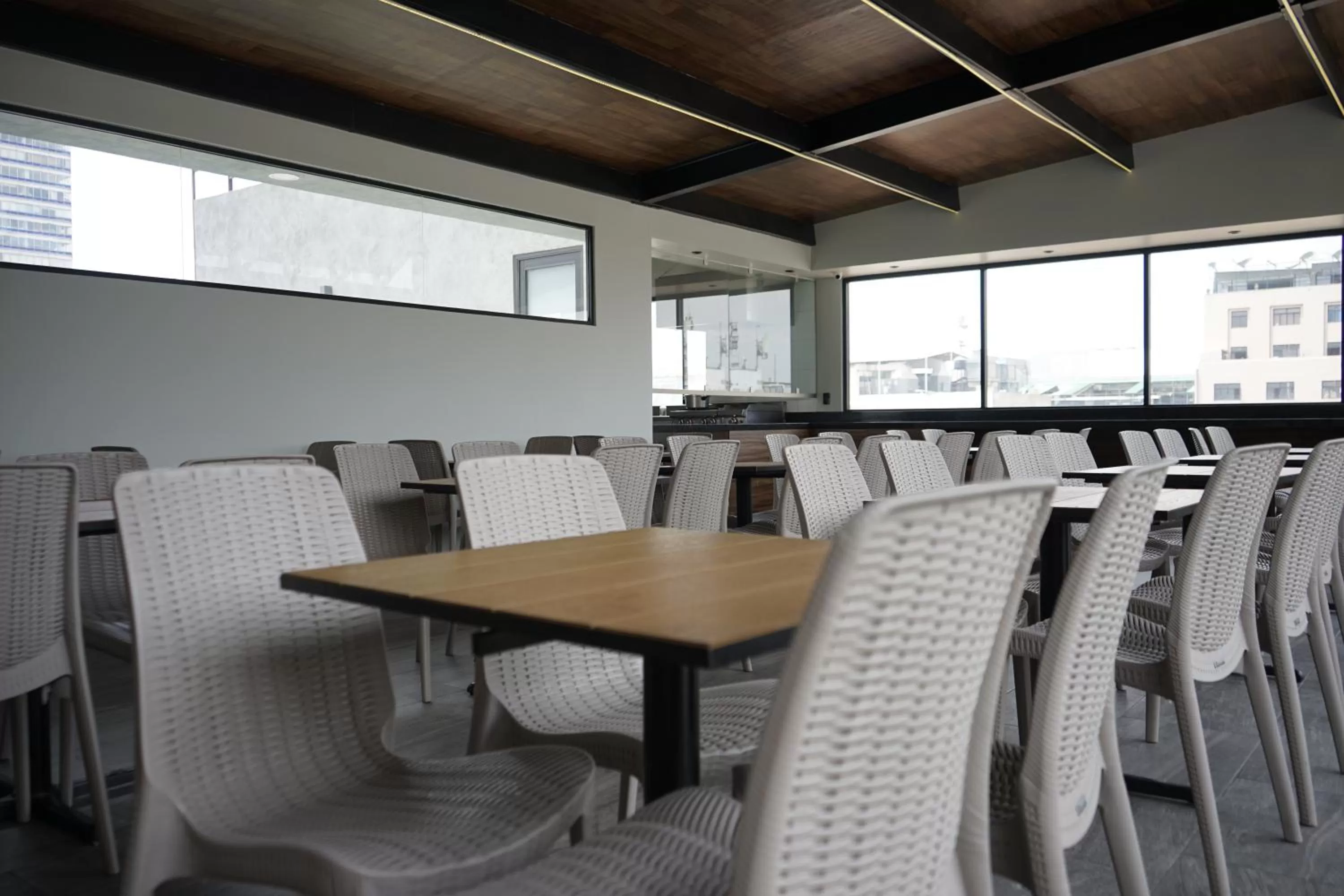 Restaurant/places to eat in Hotel Principal