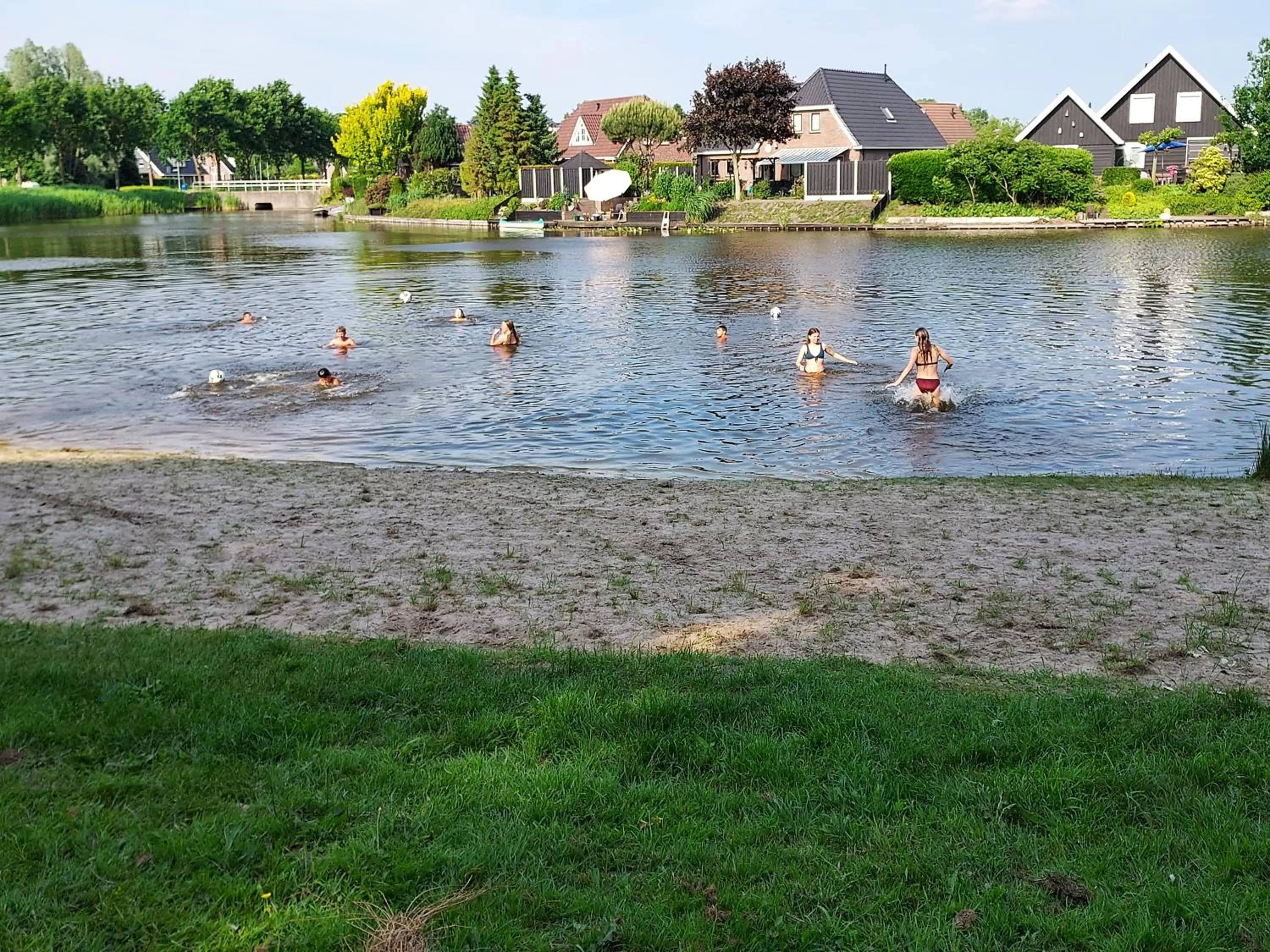 Swimming pool in B&B de Wiekeborg