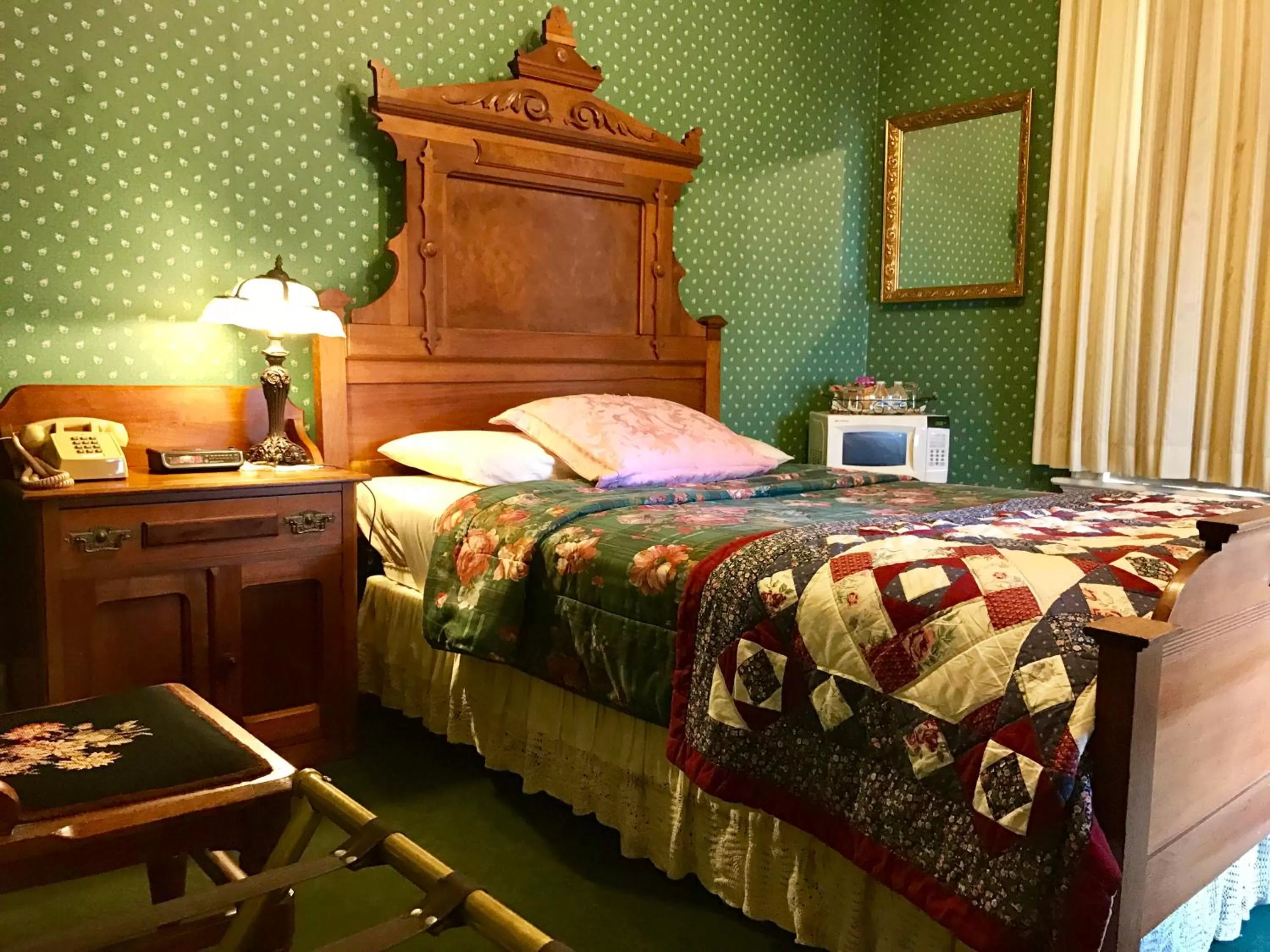 Photo of the whole room, Bed in The Redstone Inn and Suites