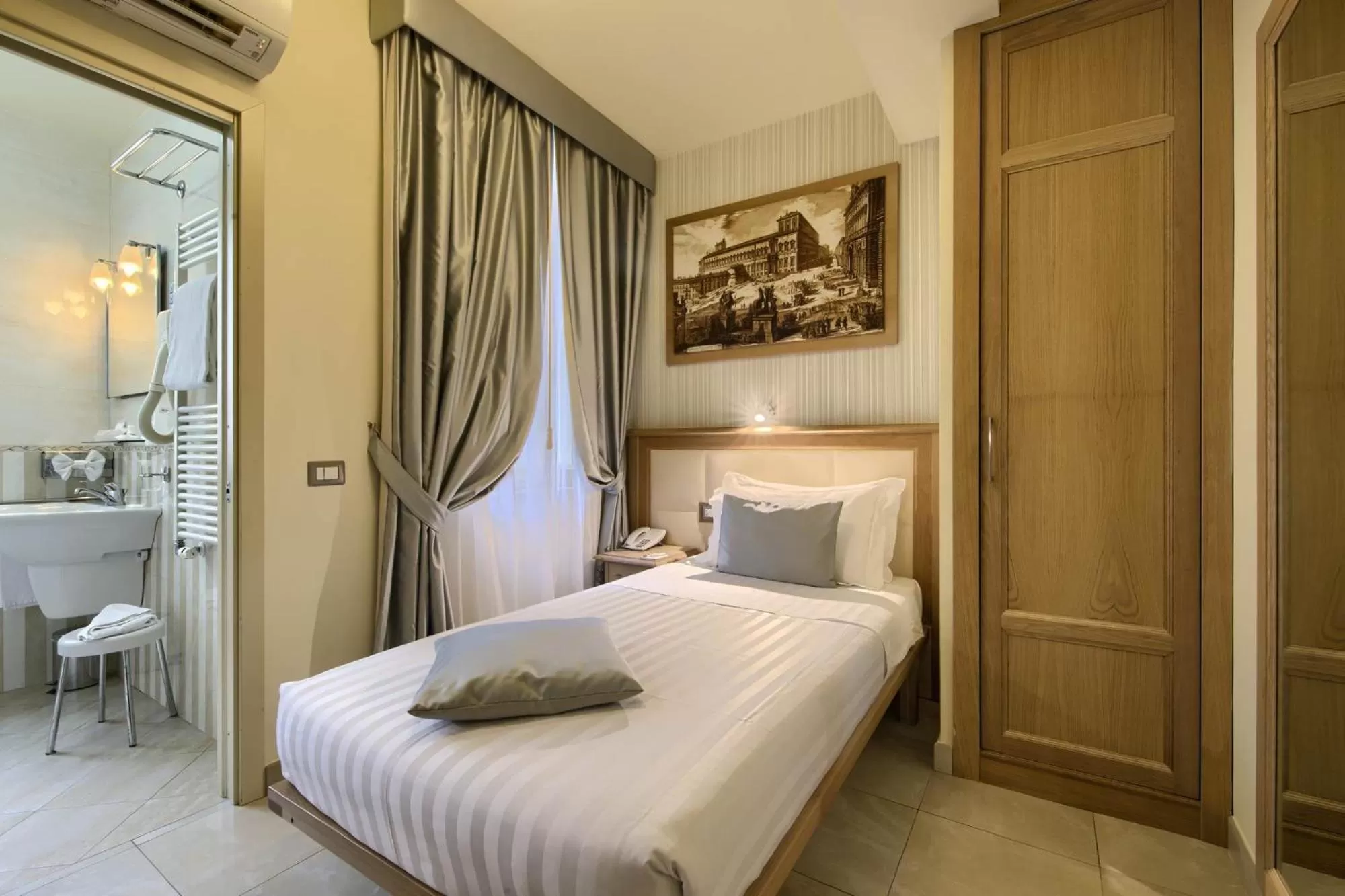 Bed in Domus Australia