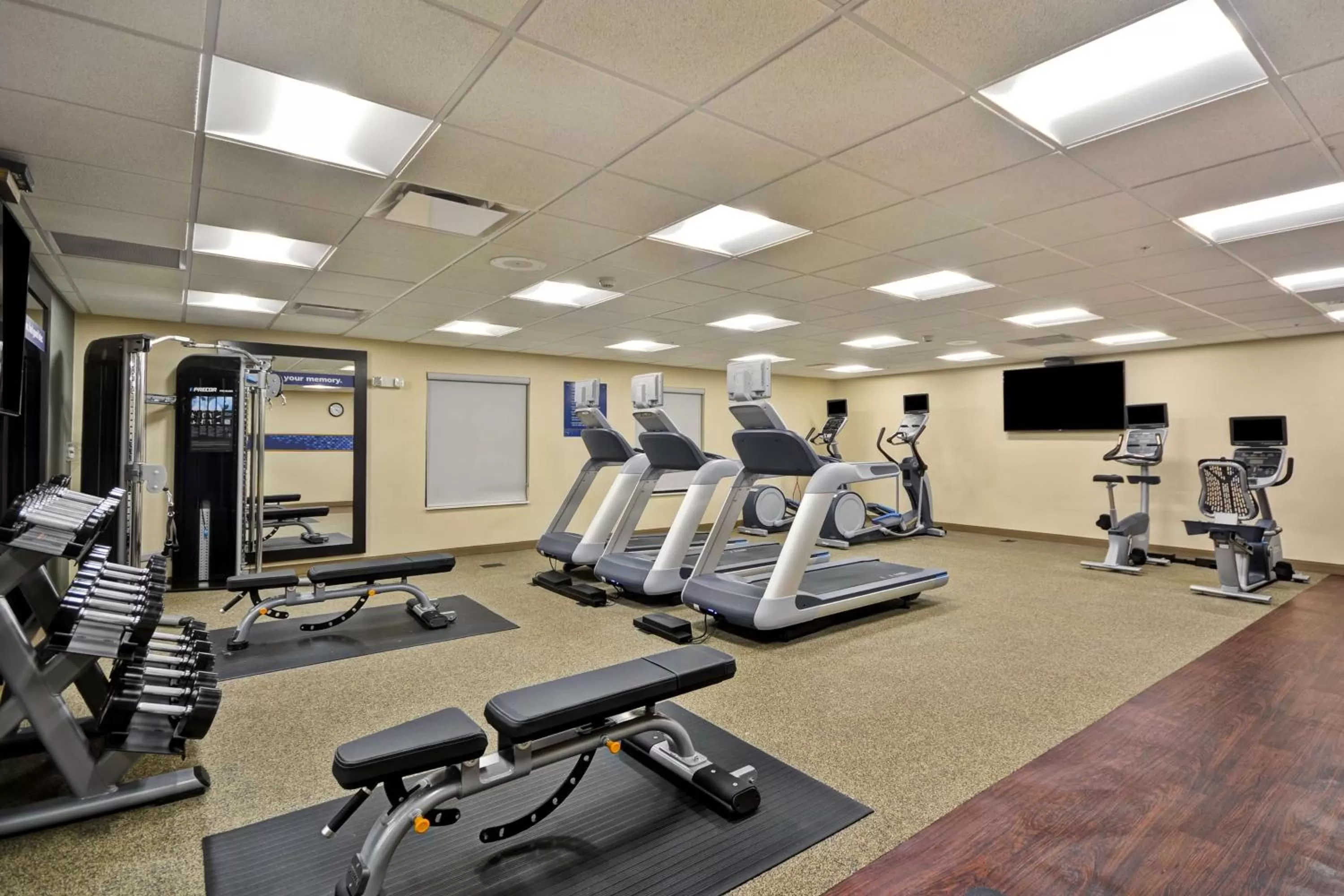 Fitness centre/facilities in Hampton Inn & Suites Detroit/Warren