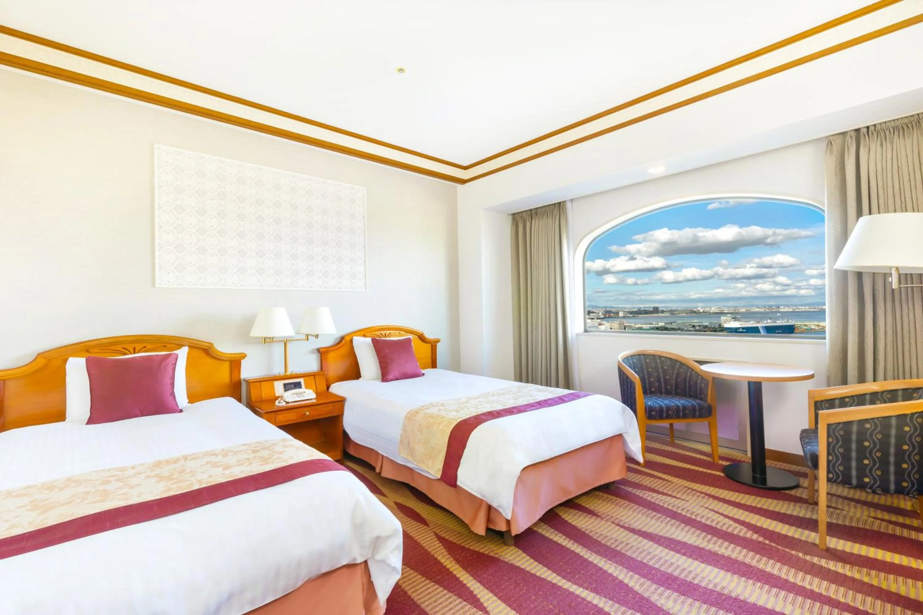 Photo of the whole room, Bed in Hotel Plaza Kobe