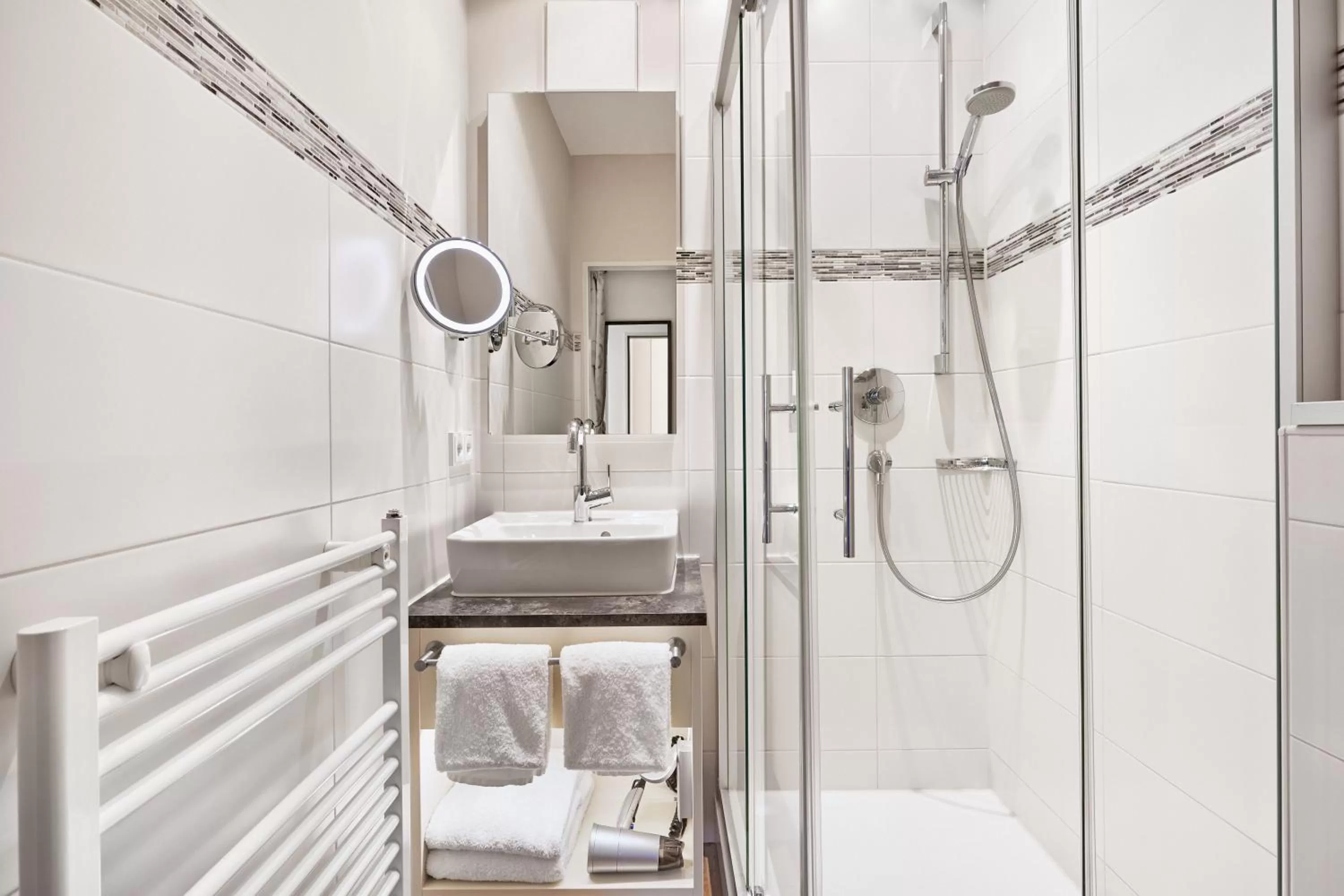 Shower in Königshof Hotel Resort