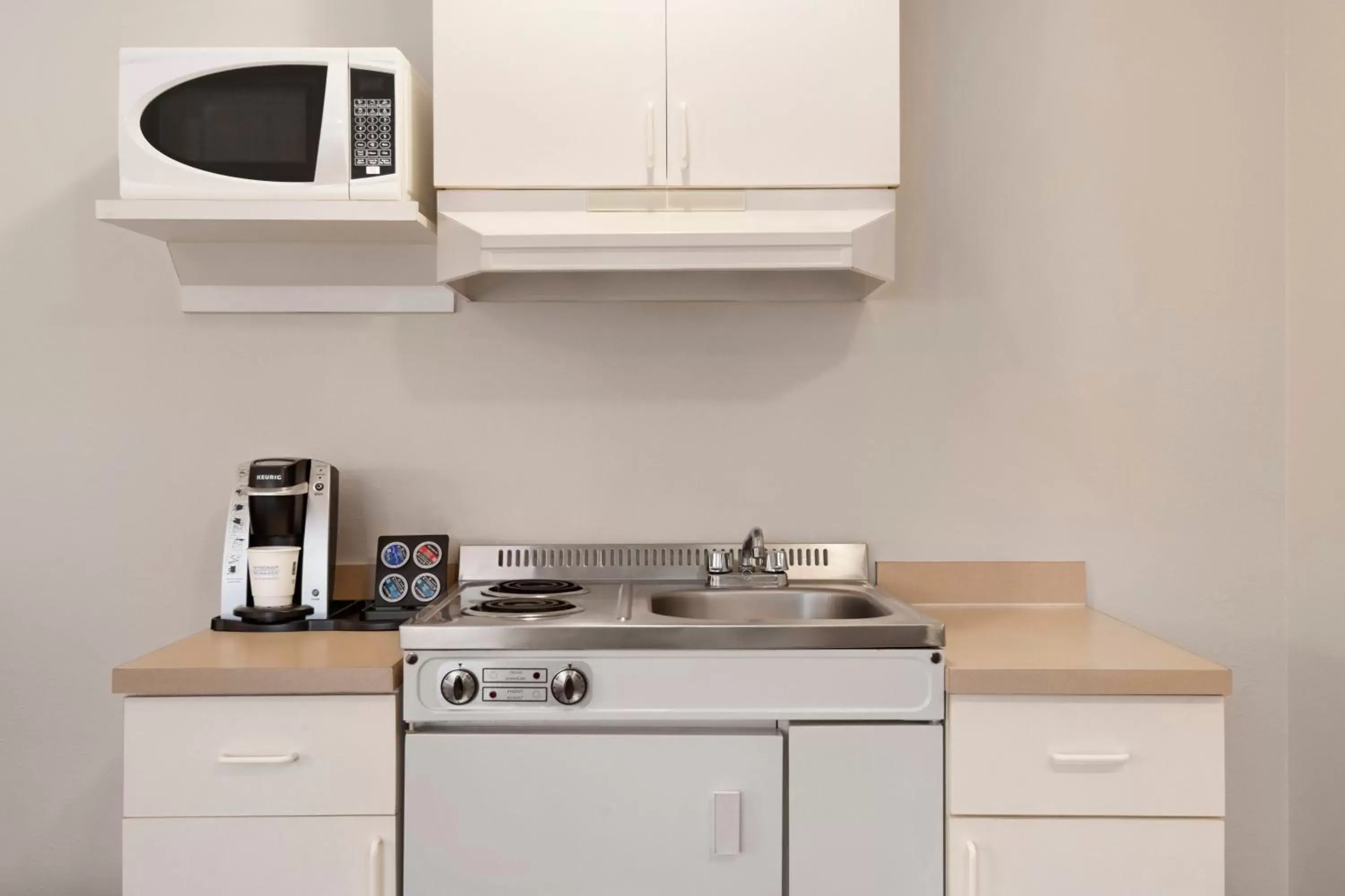 Queen Studio - Non-Smoking in Travelodge by Wyndham McBride Queen Studio - Non-Smoking in Travelodge by Wyndham McBride