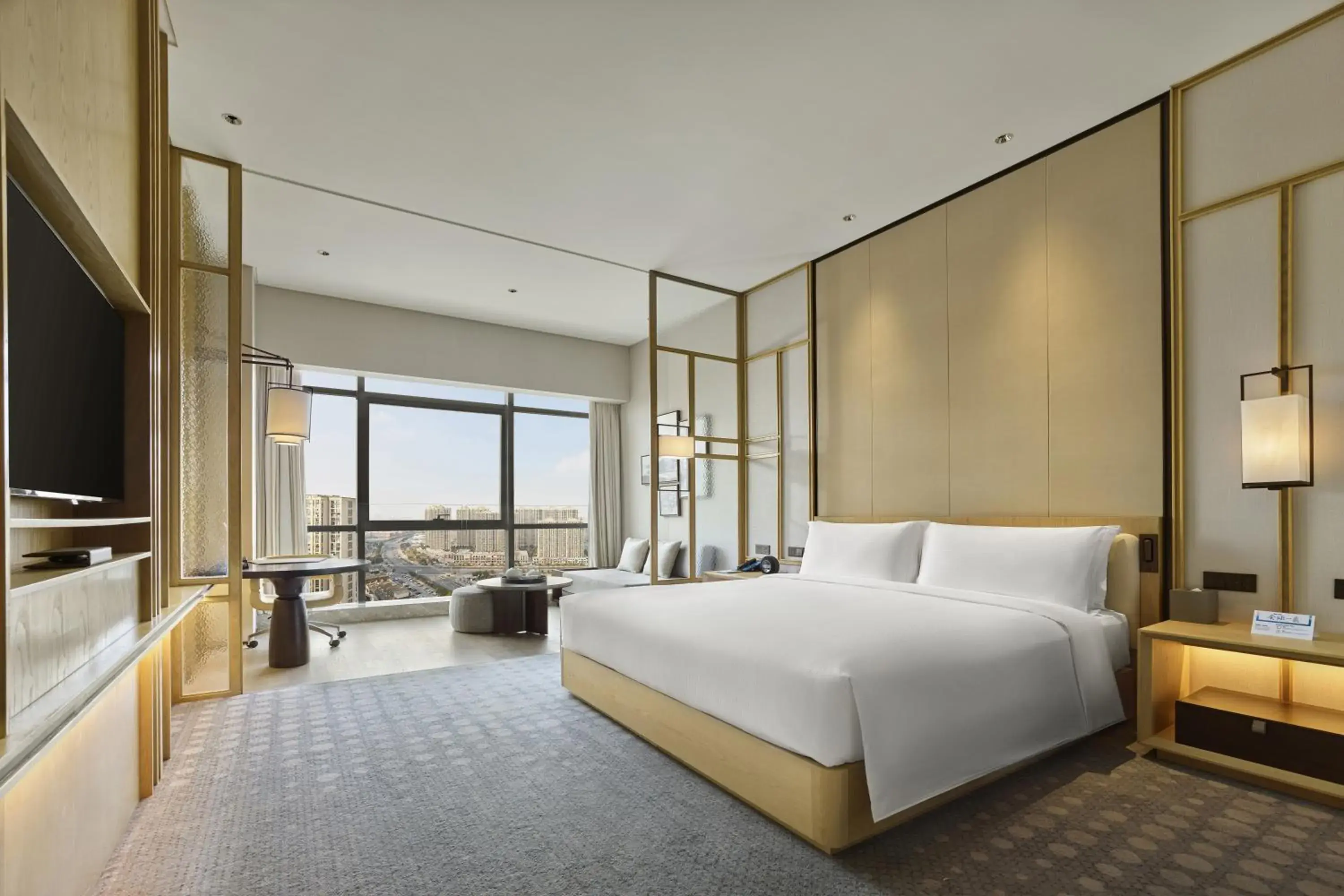Deluxe King Room in Hilton Suzhou Yinshan Lake Deluxe King Room in Hilton Suzhou Yinshan Lake