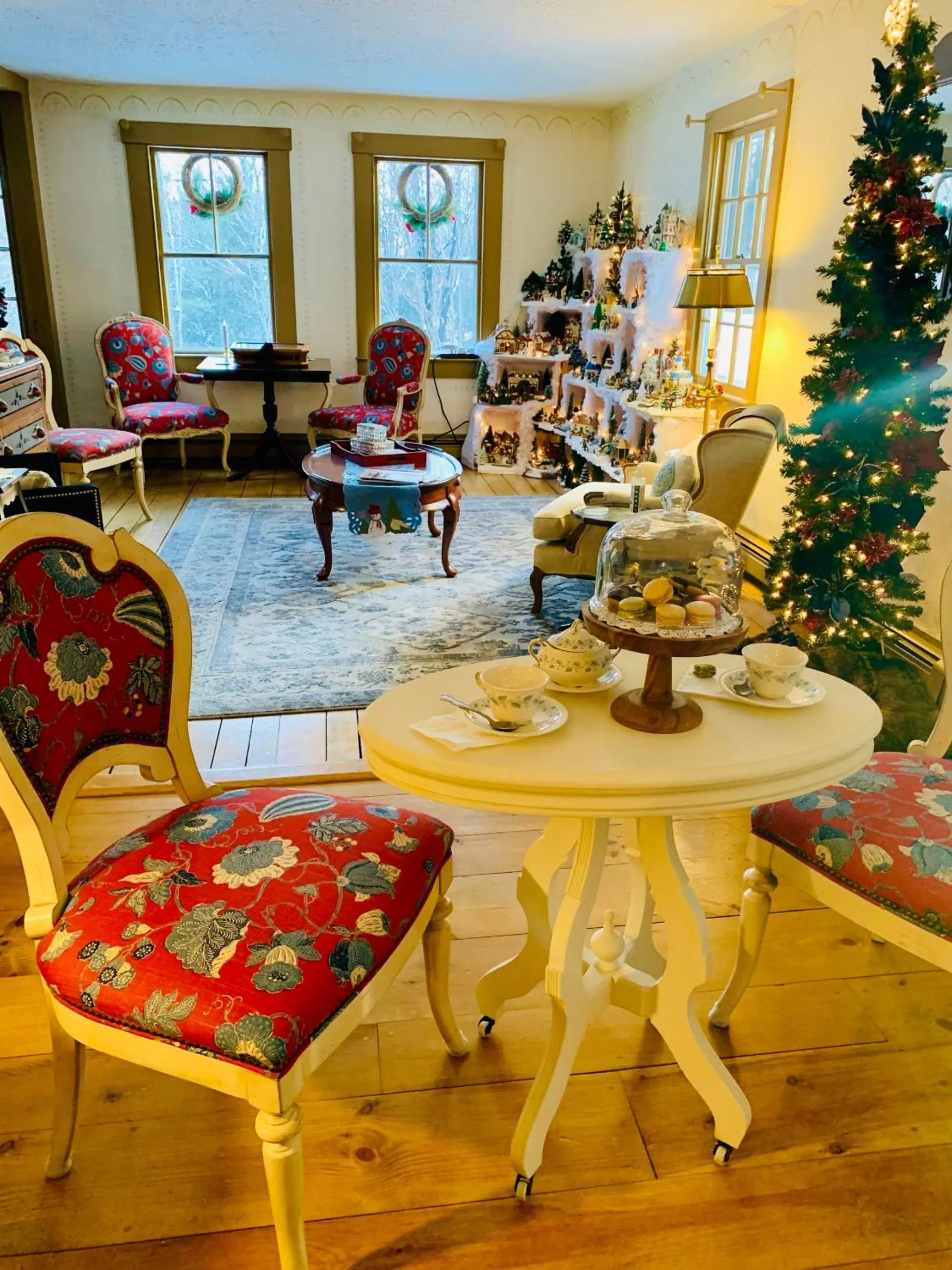 Living room in Buttonwood Inn on Mount Surprise