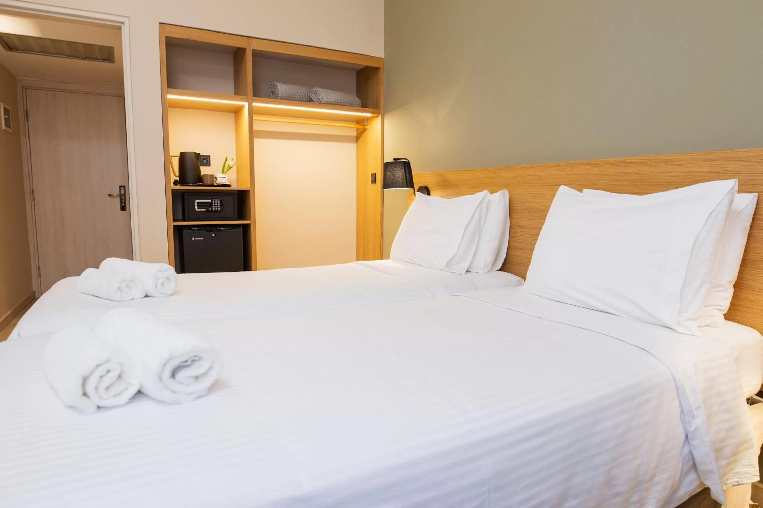 Bedroom, Bed in Acropolis View Hotel