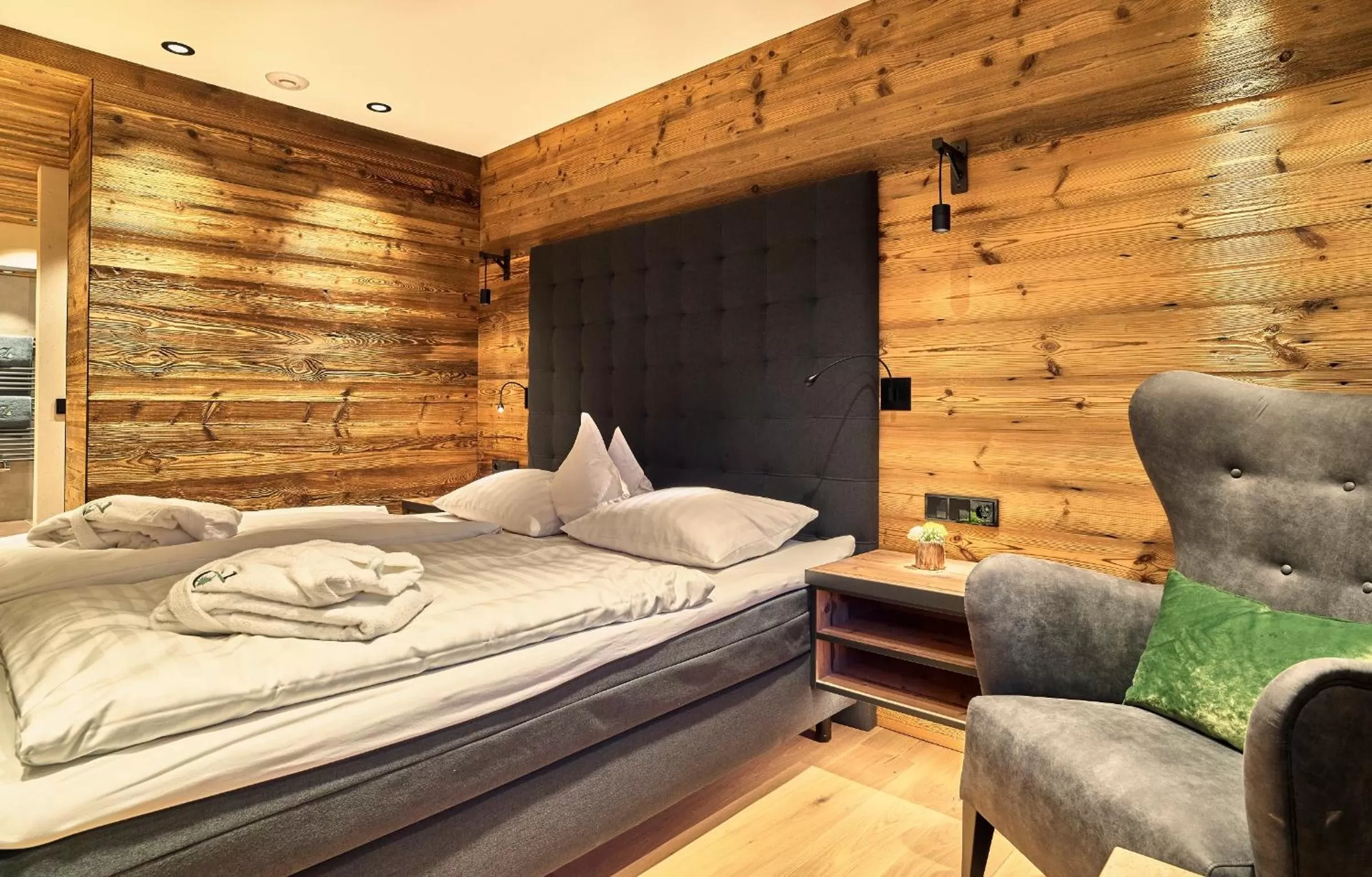 Bed in Zedernhof Gesundheits- & Wellnesshotel