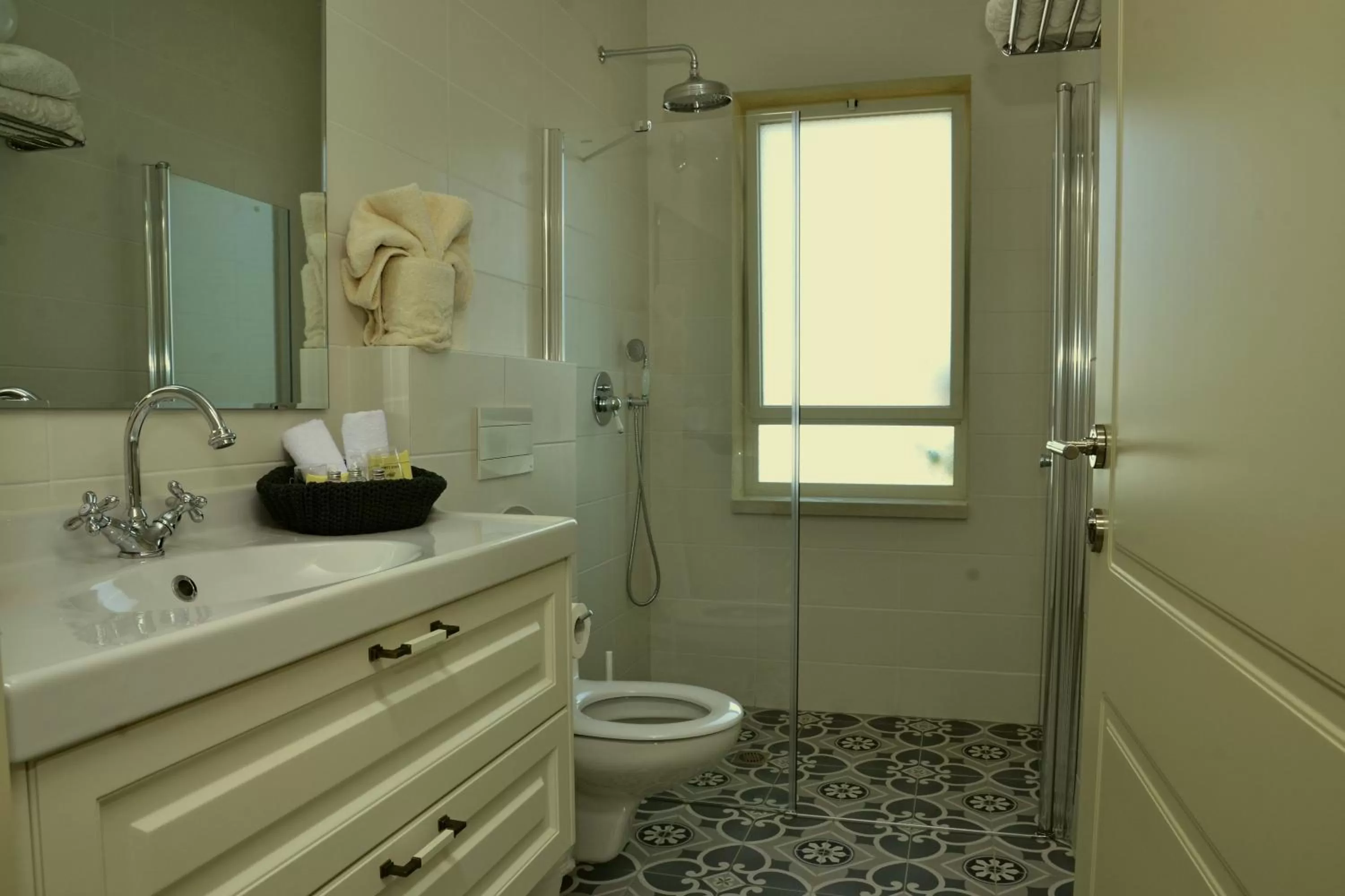 Shower, Bathroom in HaBaronit